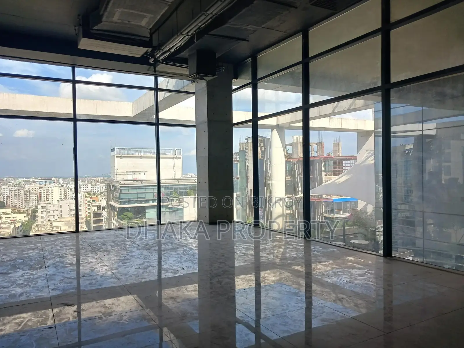 Luxury Office Space 2500SqFt. Rent at Gulshan 2 in Gulshan