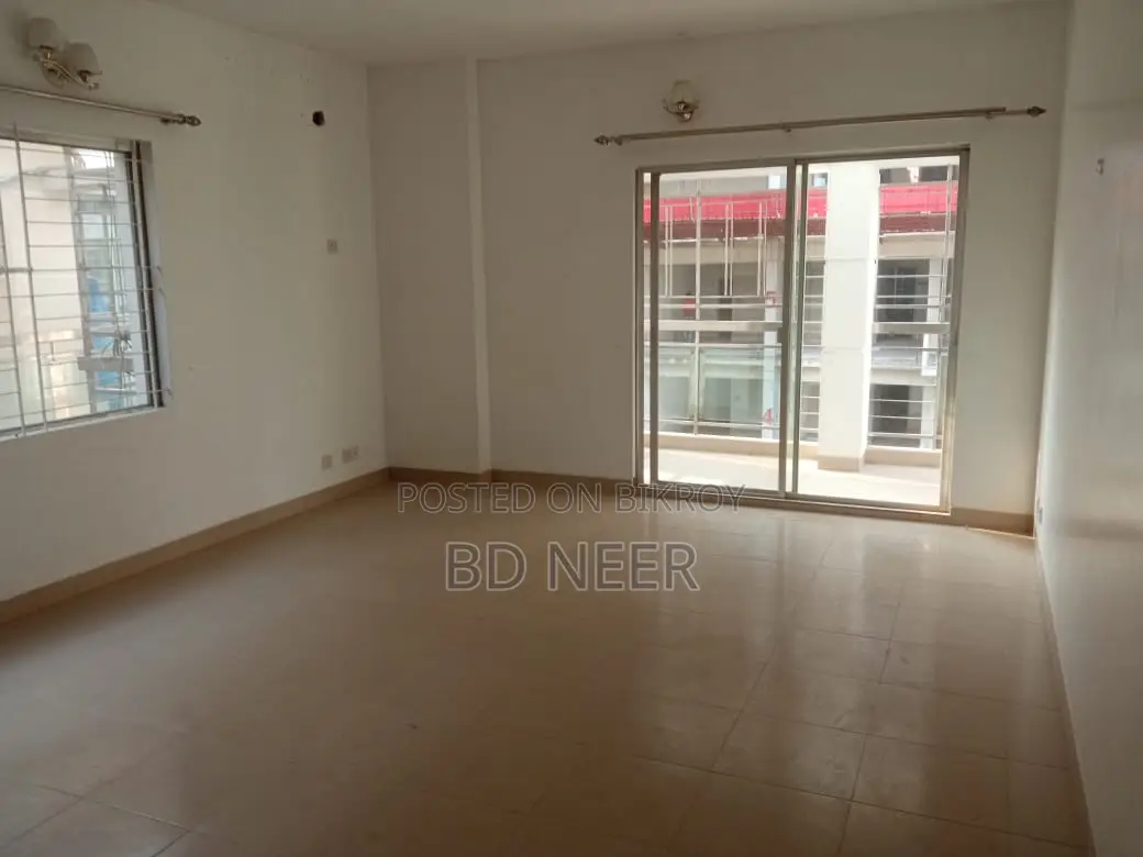 Nice Looking Unfurnish 3 Bed Room Apt Rent in Banani North in Banani