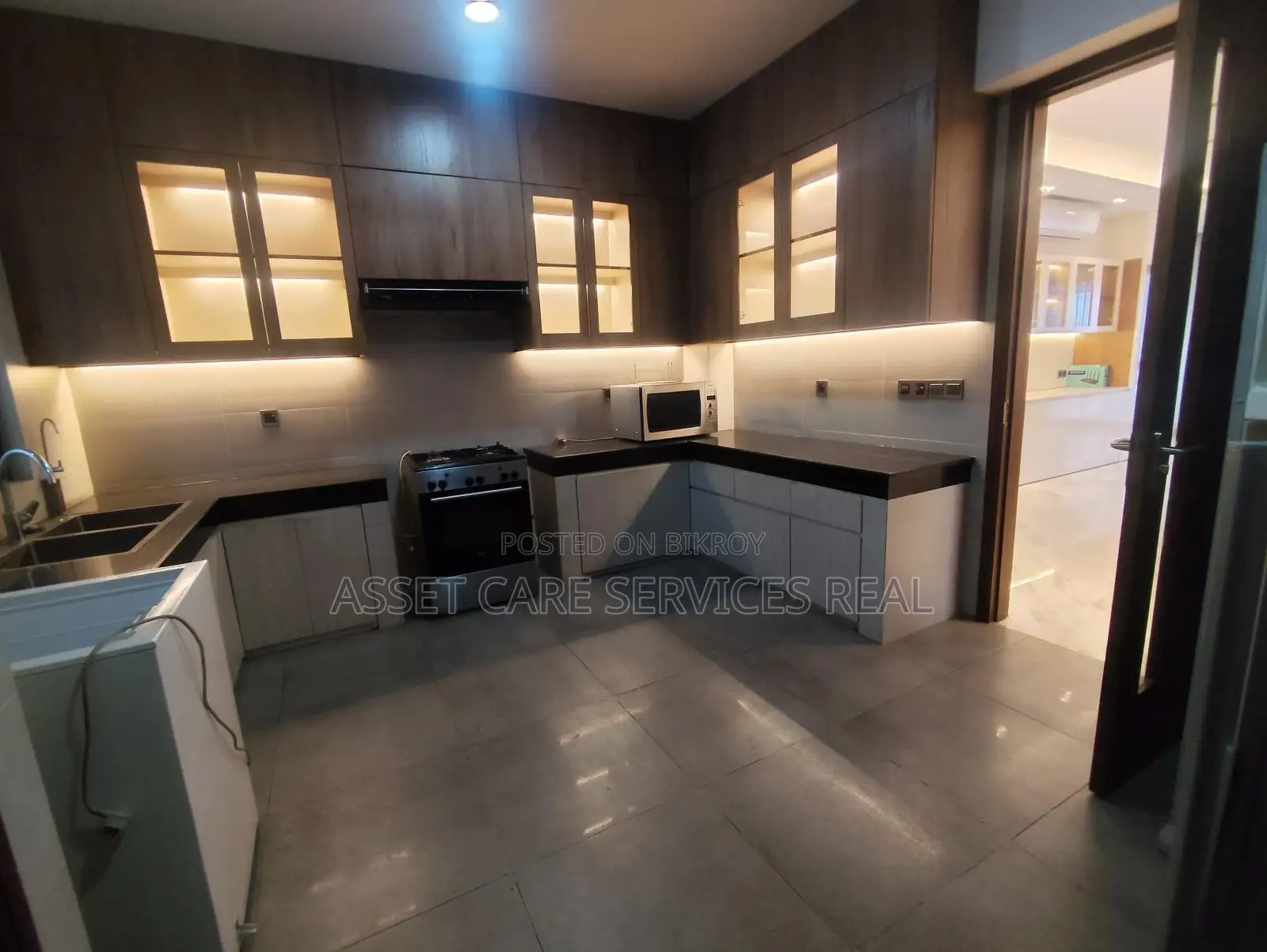 Shanta Luxurious Furnished Apartment for Rent in Baridhara Diplomatic Zone in Baridhara