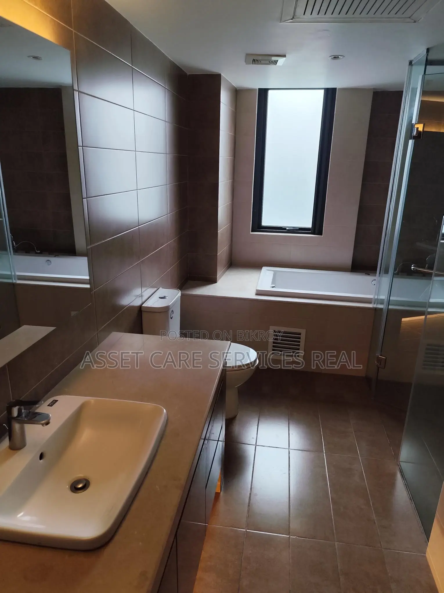 Shanta Luxurious Furnished Apartment for Rent in Baridhara Diplomatic Zone in Baridhara