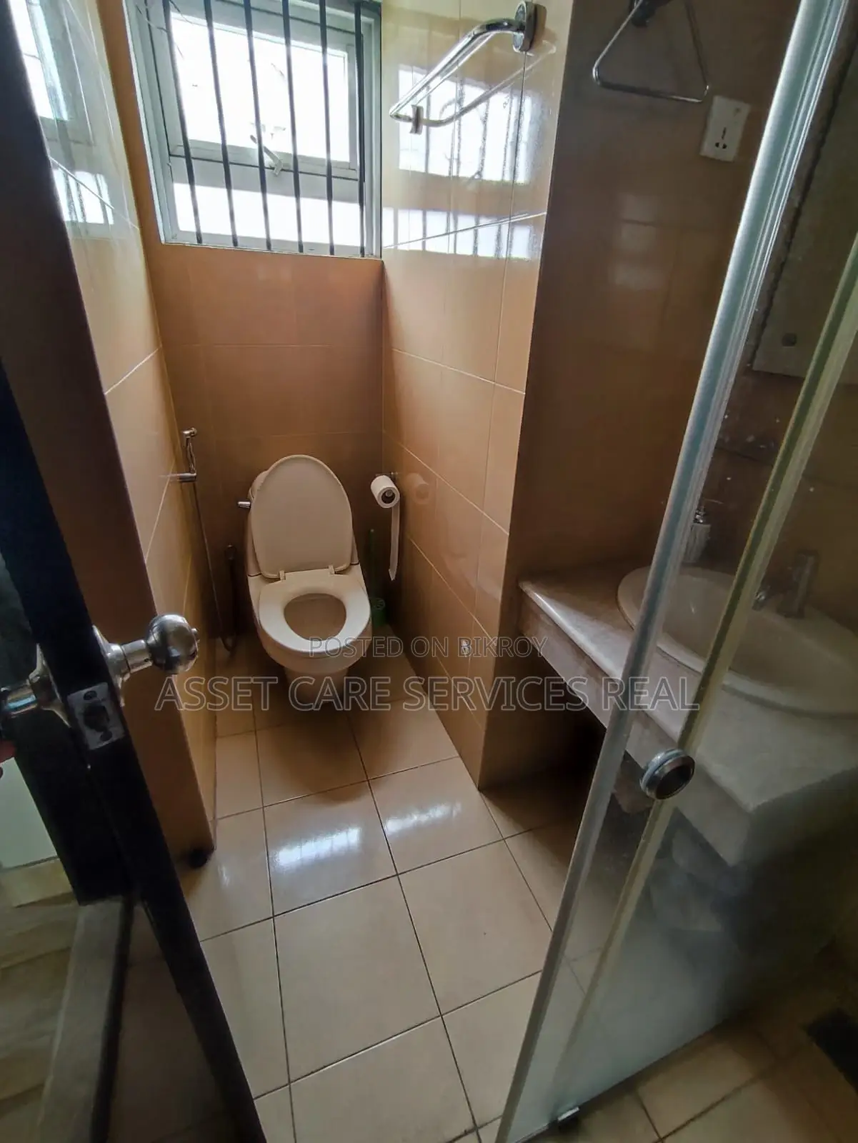 Lake View 4-Bed Fully Furnished Apartment For Rent In Gulshan in Gulshan