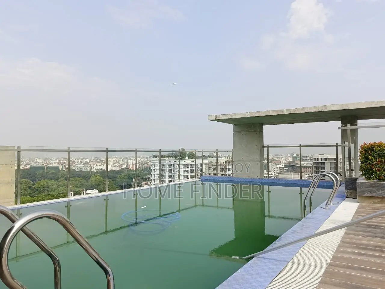 Luxurious Well Decorated (gym+pool) Flat Rent in Gulshan 2 in Gulshan
