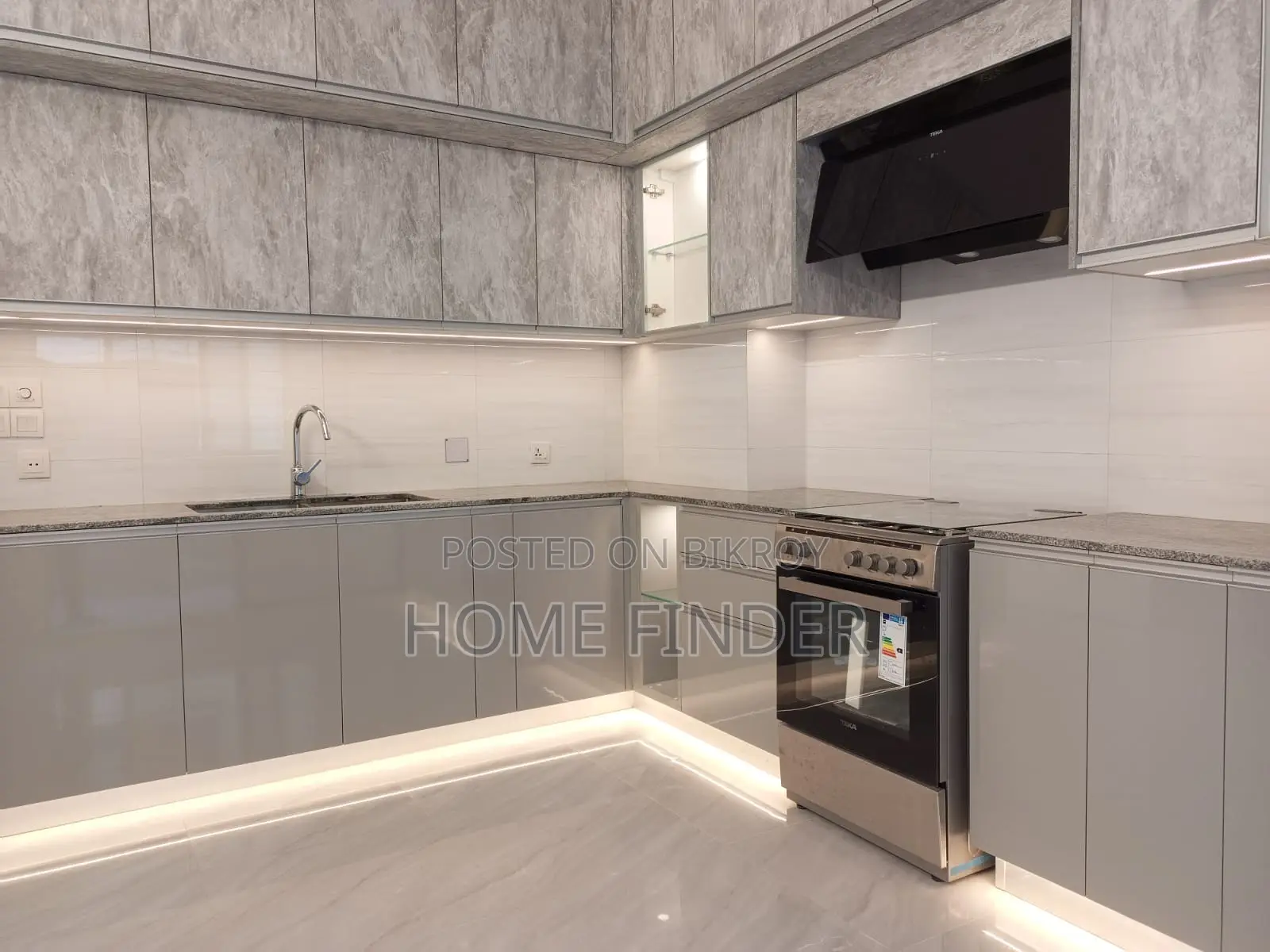 Luxurious Well Decorated (gym+pool) Flat Rent in Gulshan 2 in Gulshan