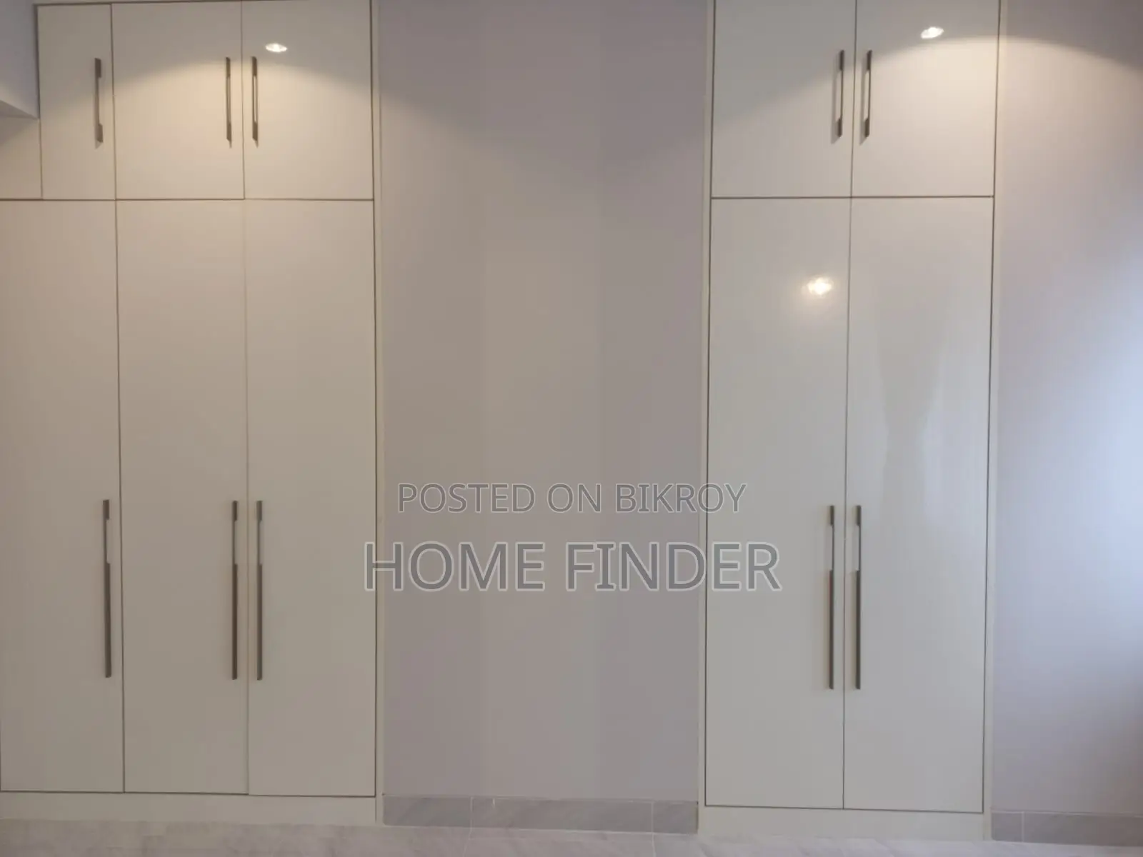 Luxurious Well Decorated (gym+pool) Flat Rent in Gulshan 2 in Gulshan