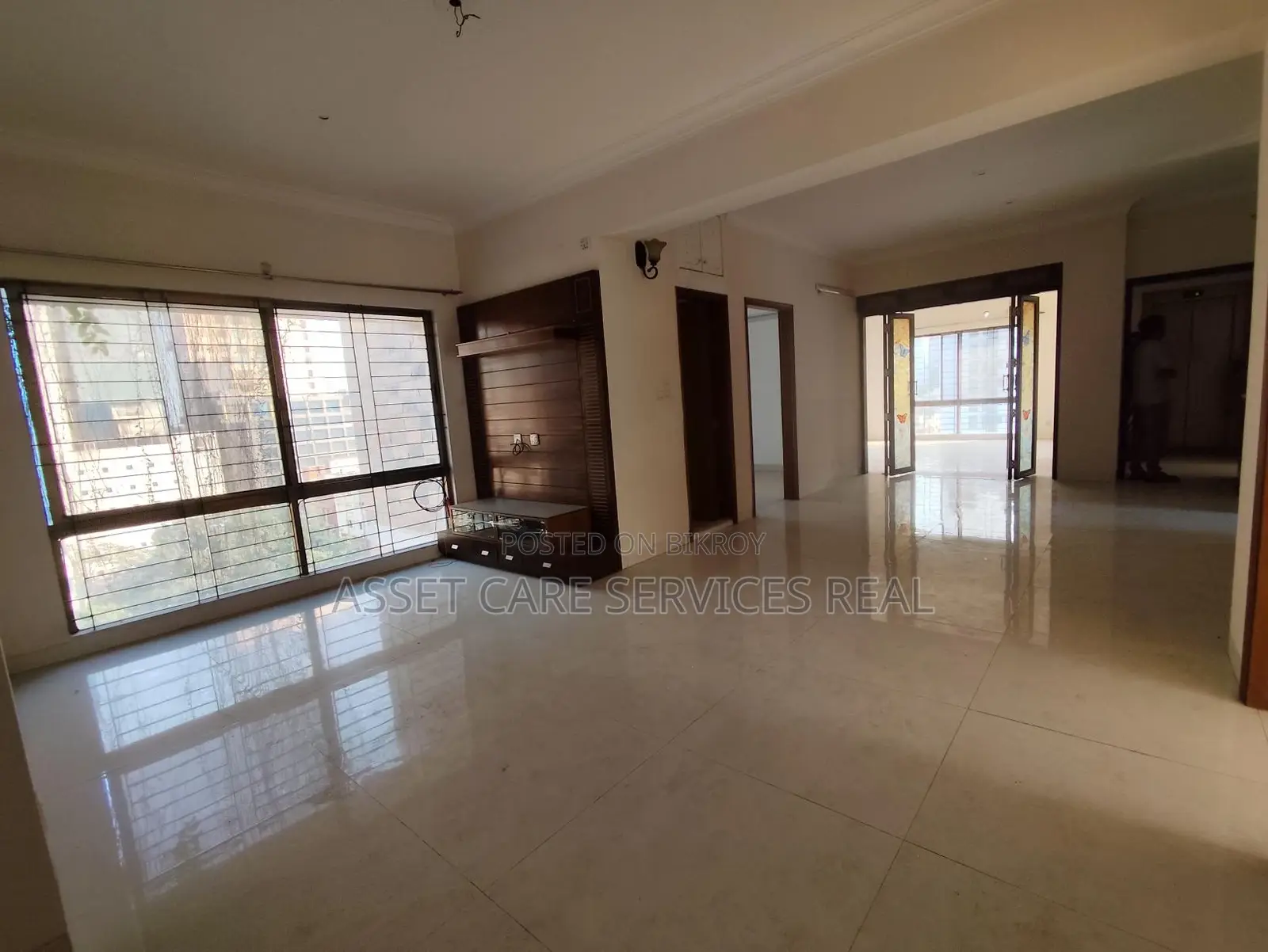 4-Bedroom Unfurnished Apartment for Rent in Gulshan-1 in Gulshan