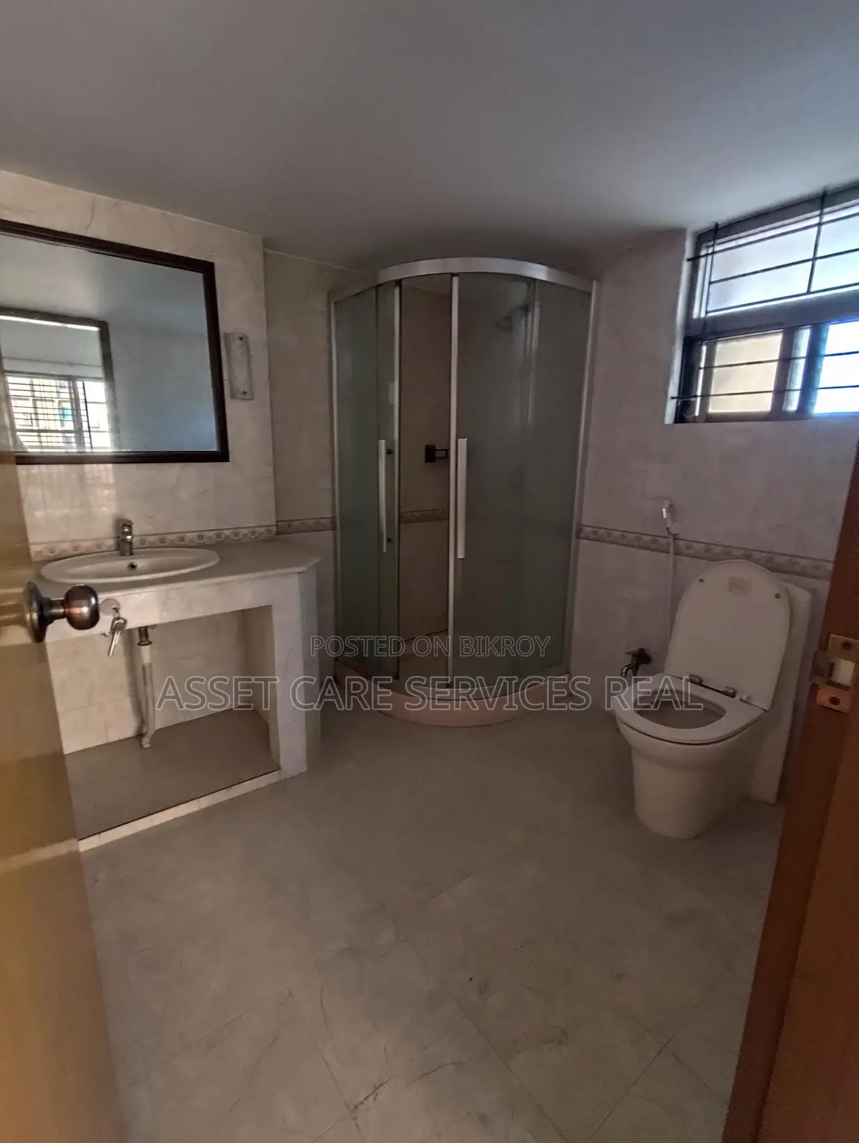 4-Bedroom Unfurnished Apartment for Rent in Gulshan-1 in Gulshan