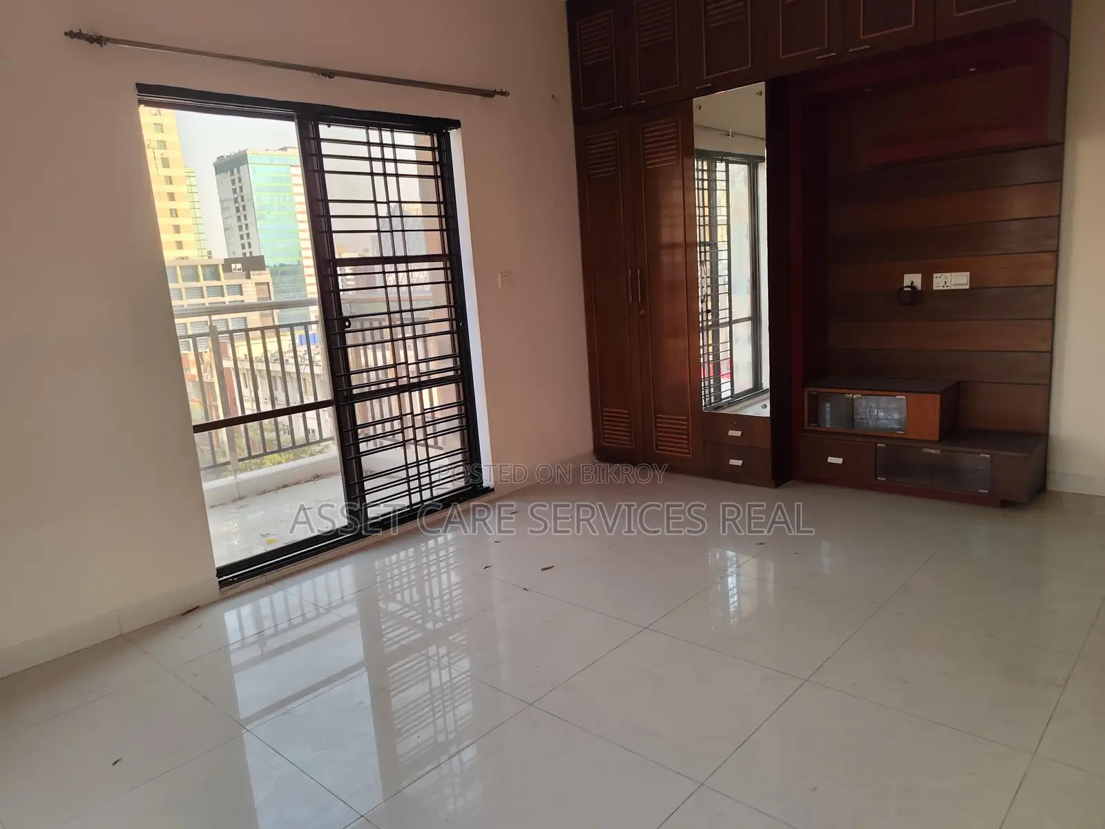 4-Bedroom Unfurnished Apartment for Rent in Gulshan-1 in Gulshan
