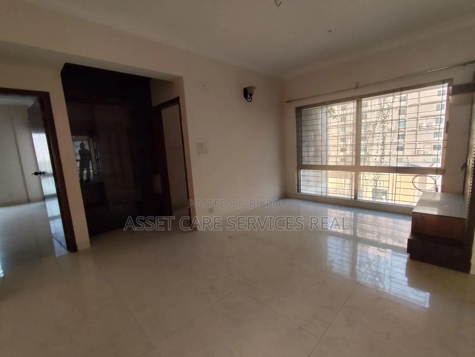 4-Bedroom Unfurnished Apartment for Rent in Gulshan-1 in Gulshan