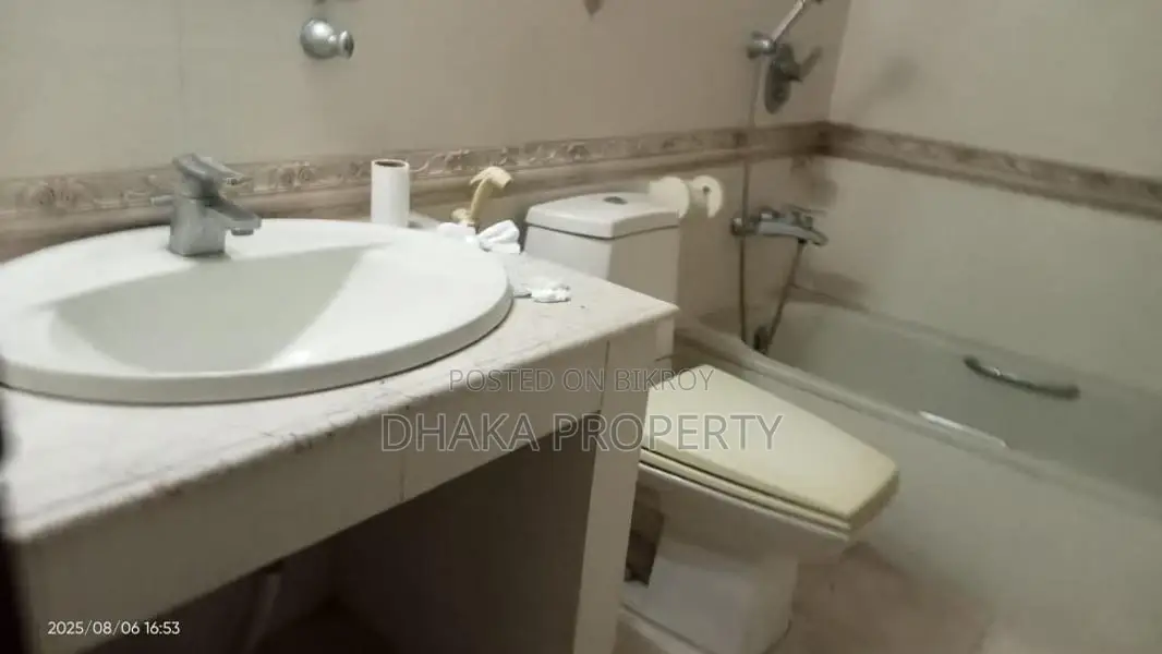 3Bed 2800sqFt.2Parking Rent at Gulshan2 North in Gulshan