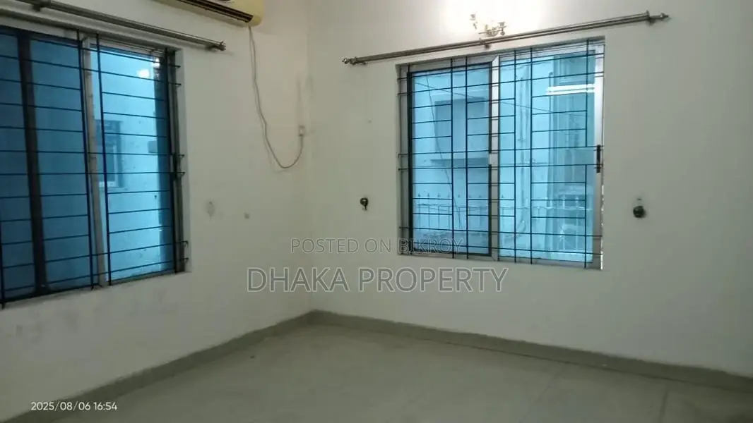 3Bed 2800sqFt.2Parking Rent at Gulshan2 North in Gulshan