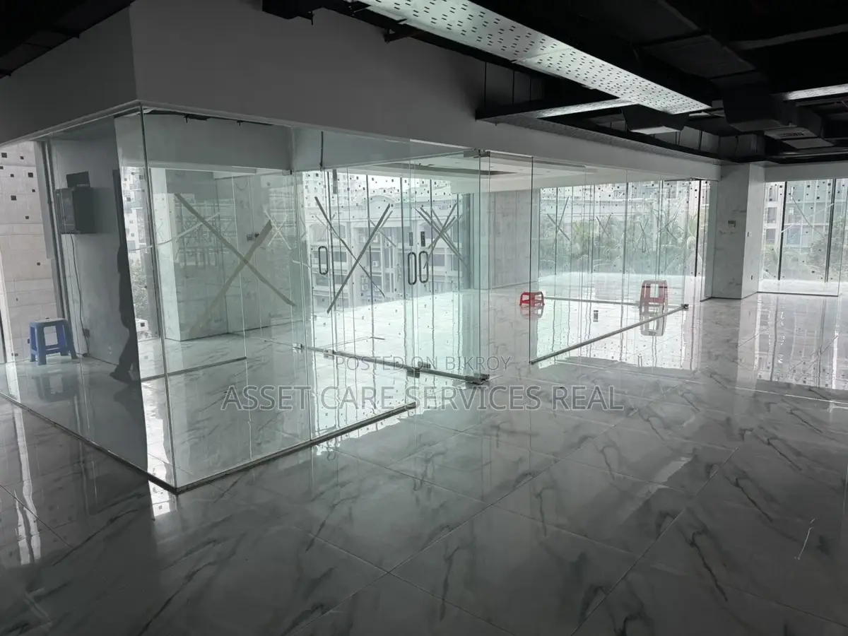 Exclusive Commercial Open Space Rent Gulshan Avenue in Gulshan