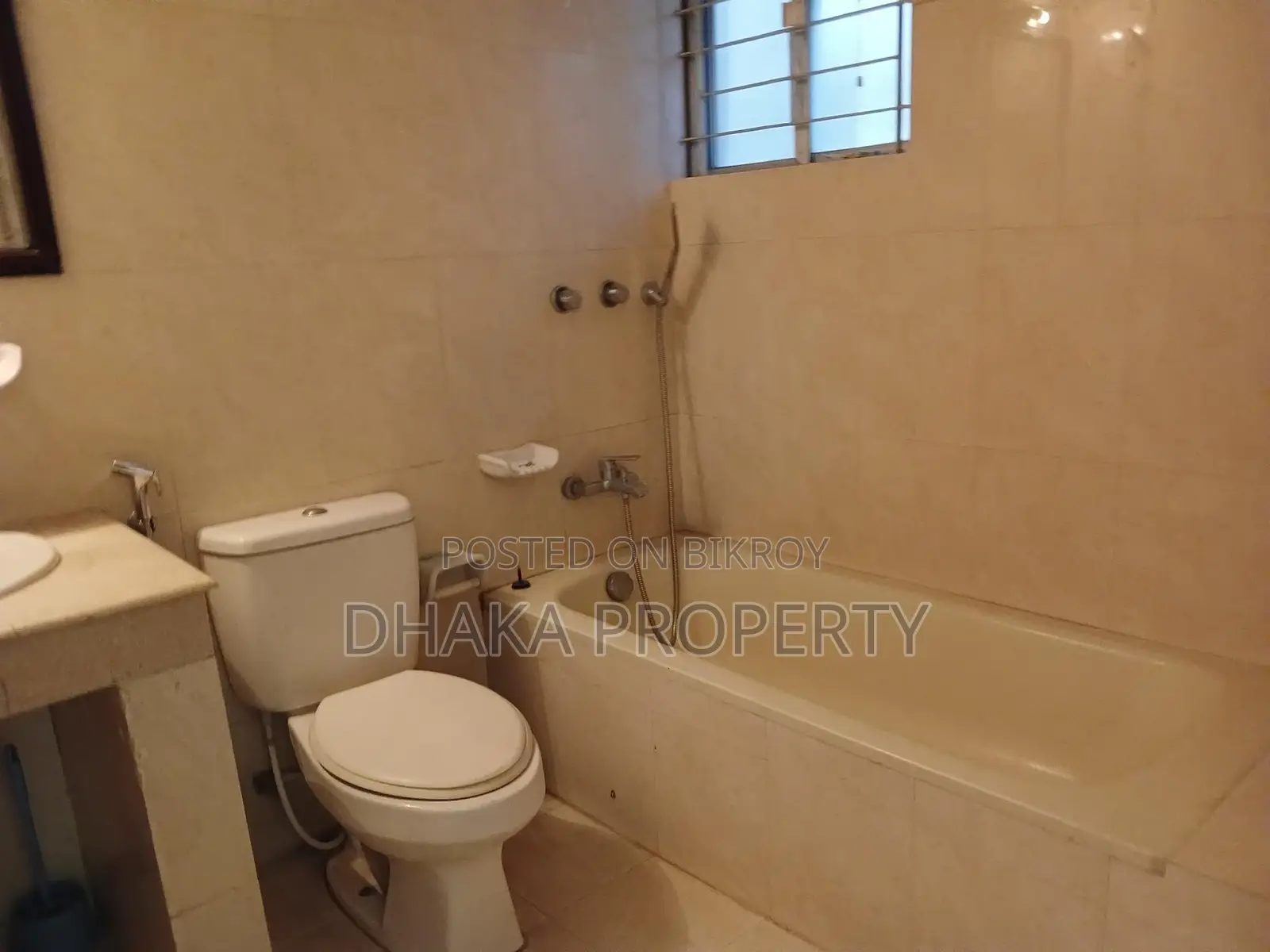 3 Bedroom 1700sqFt flat rent at Gulshan in Gulshan