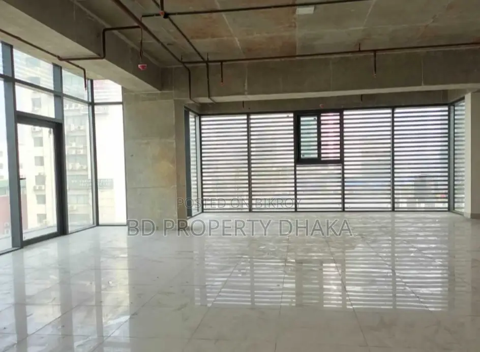 2500sqft nice open Commercial Space Rent in Gulshan Avenue in Gulshan