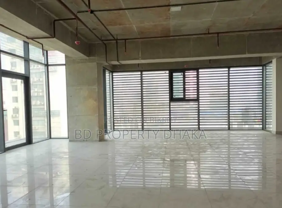 2500sqft nice open Commercial Space Rent in Gulshan Avenue in Gulshan