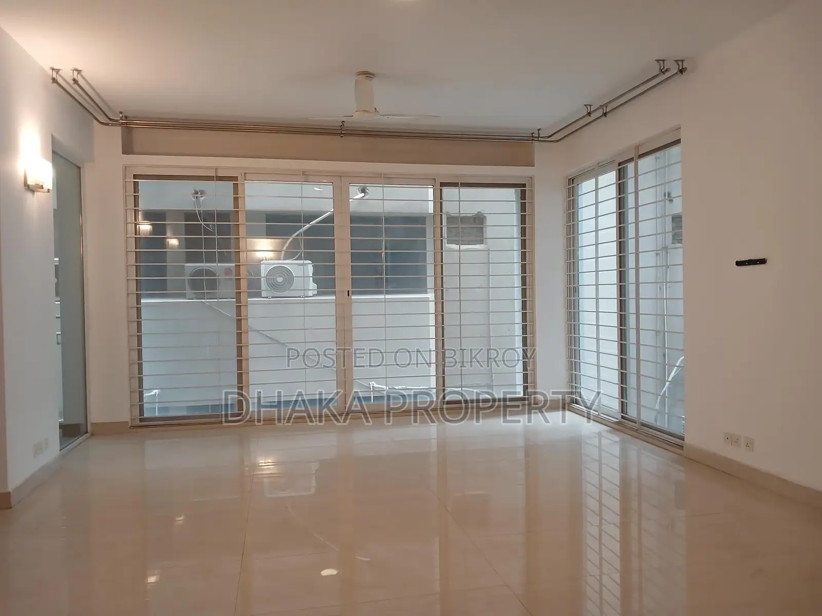 4000sqFt.Semi Furnish Luxury Apartment Rent at Baridhara DMZ. in Baridhara
