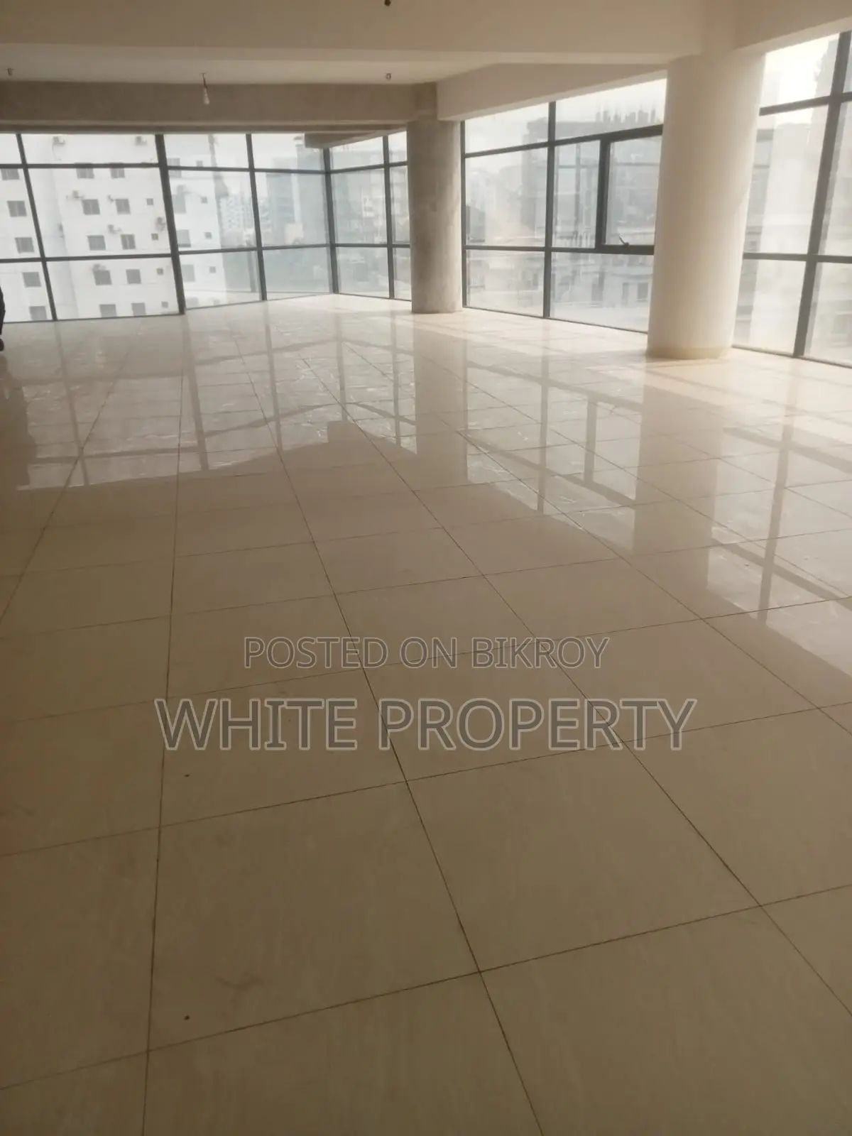 Dhanmondi Satmosjid Road Luxurious Commercial Space for Sale in Gulshan