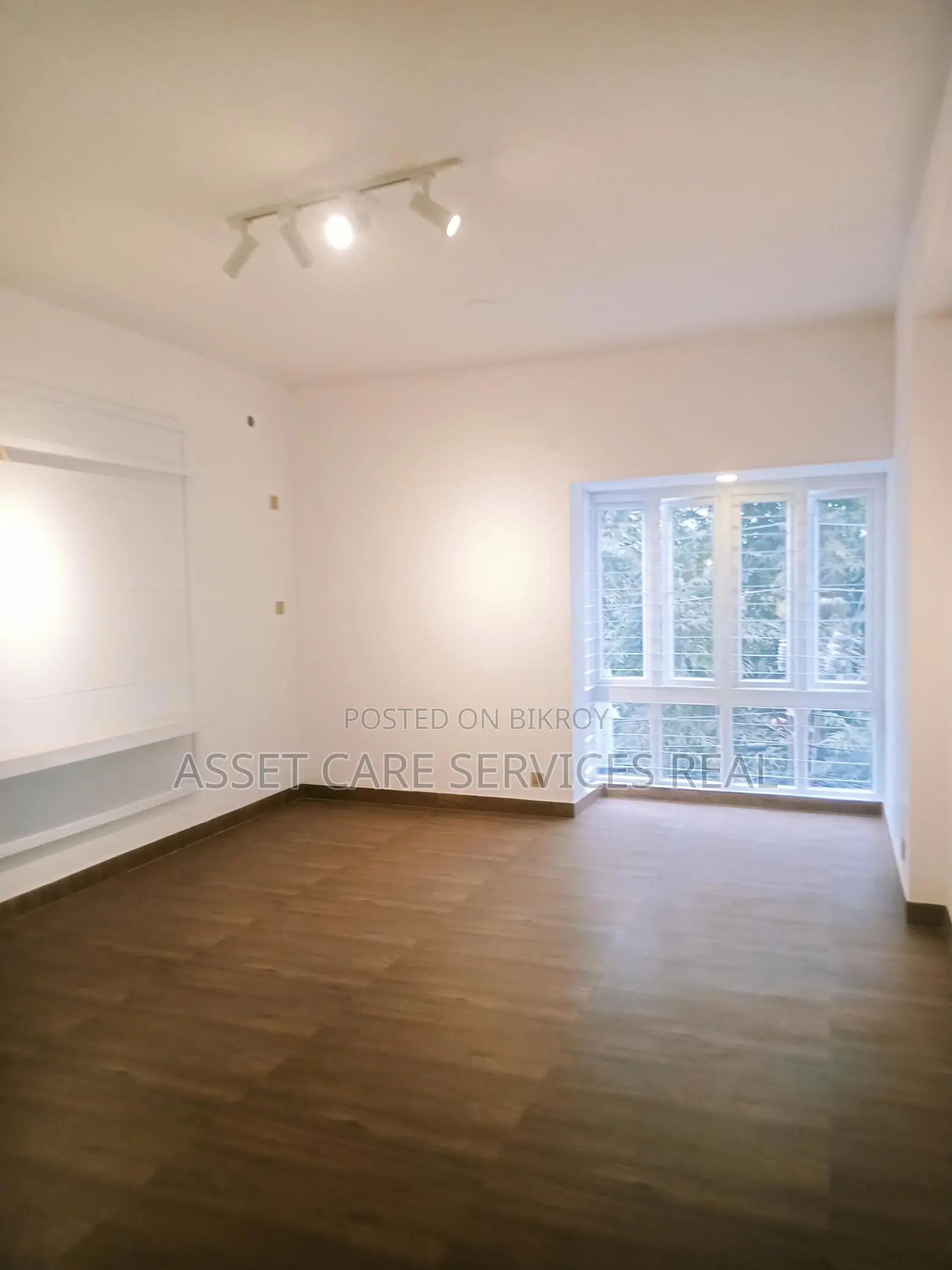 BEAUTIFUL OFFICE SPACE FOR RENT IN GULSHAN 1 in Gulshan
