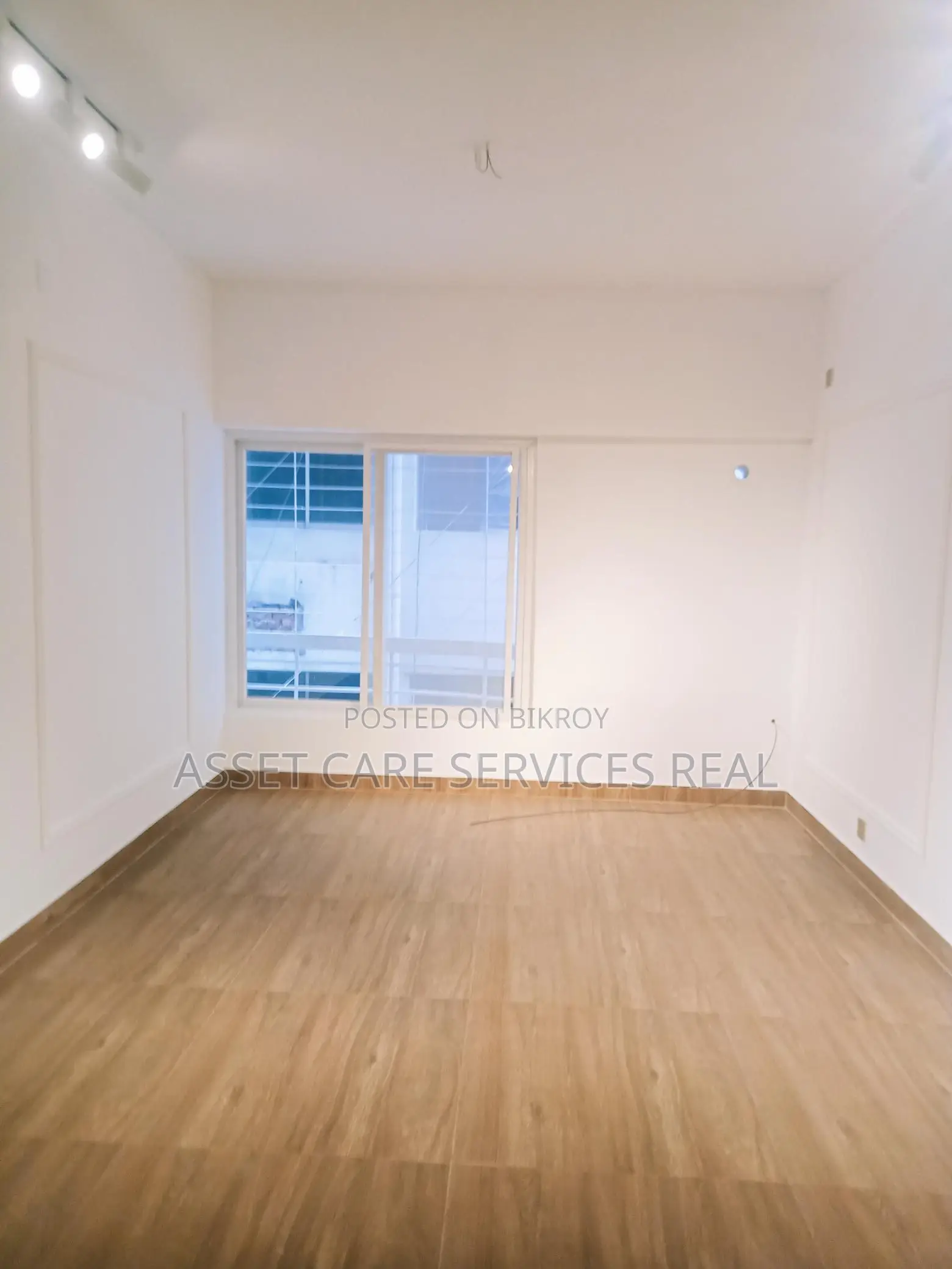 BEAUTIFUL OFFICE SPACE FOR RENT IN GULSHAN 1 in Gulshan