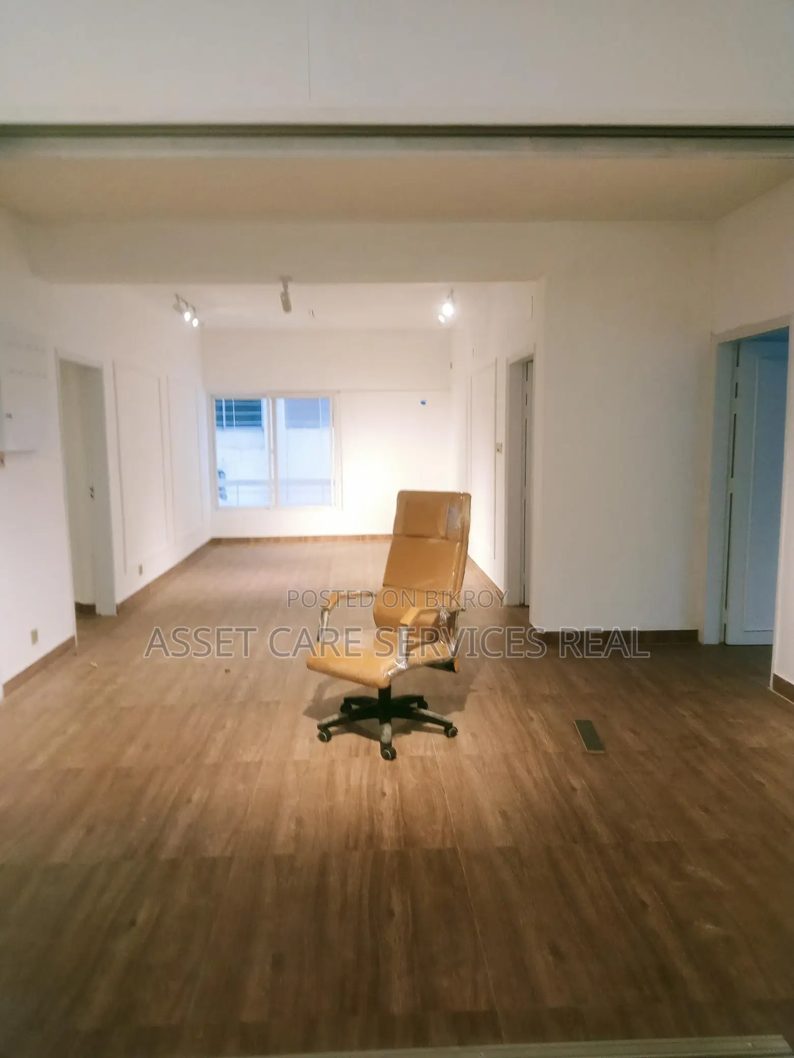 BEAUTIFUL OFFICE SPACE FOR RENT IN GULSHAN 1 in Gulshan
