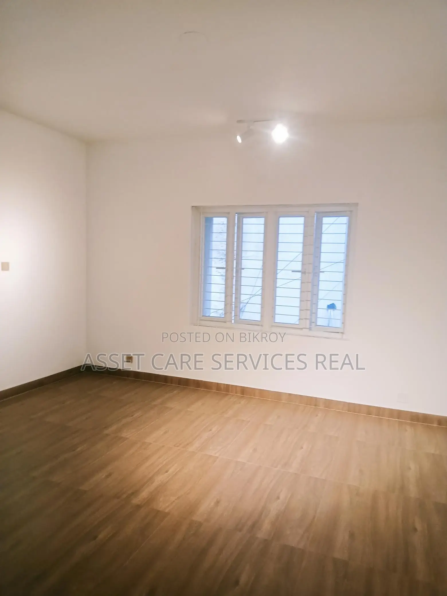 BEAUTIFUL OFFICE SPACE FOR RENT IN GULSHAN 1 in Gulshan