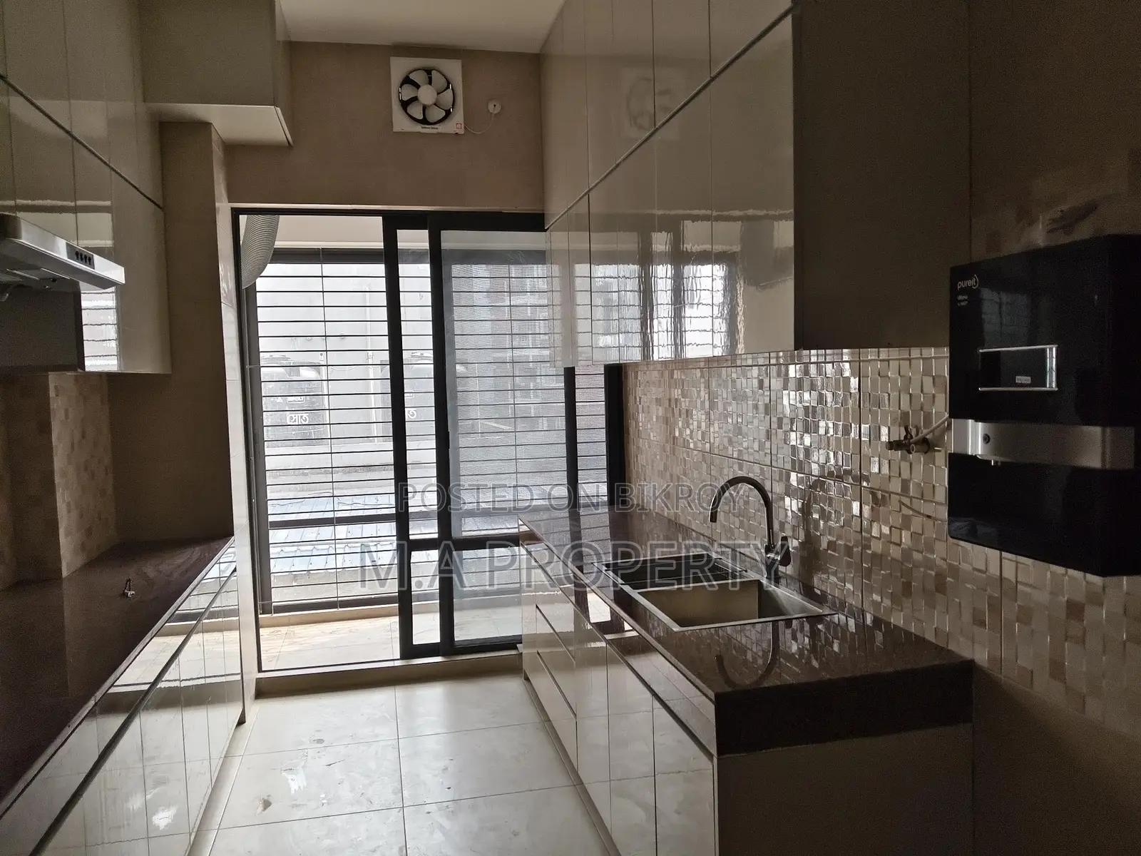 Rent Apartment Brand New 4-bedroom 2-carpark Gym+swimming in Gulshan