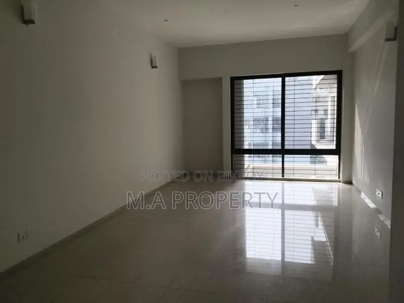 Rent Apartment Brand New 4-bedroom 2-carpark Gym+swimming in Gulshan