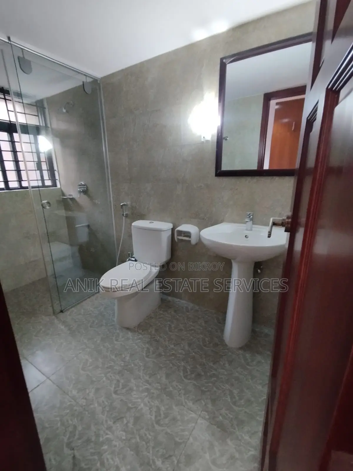 Swmming Pool Gym 4 Bedroom Un Farnised Flat Rent At Gulshan North in Gulshan