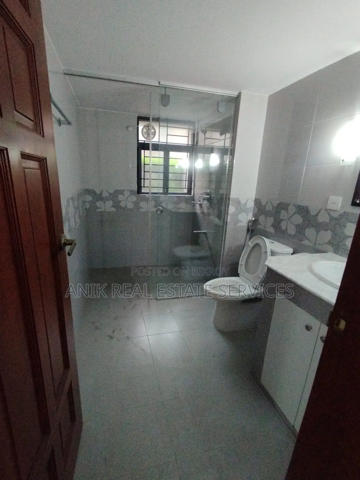 Swmming Pool Gym 4 Bedroom Un Farnised Flat Rent At Gulshan North in Gulshan