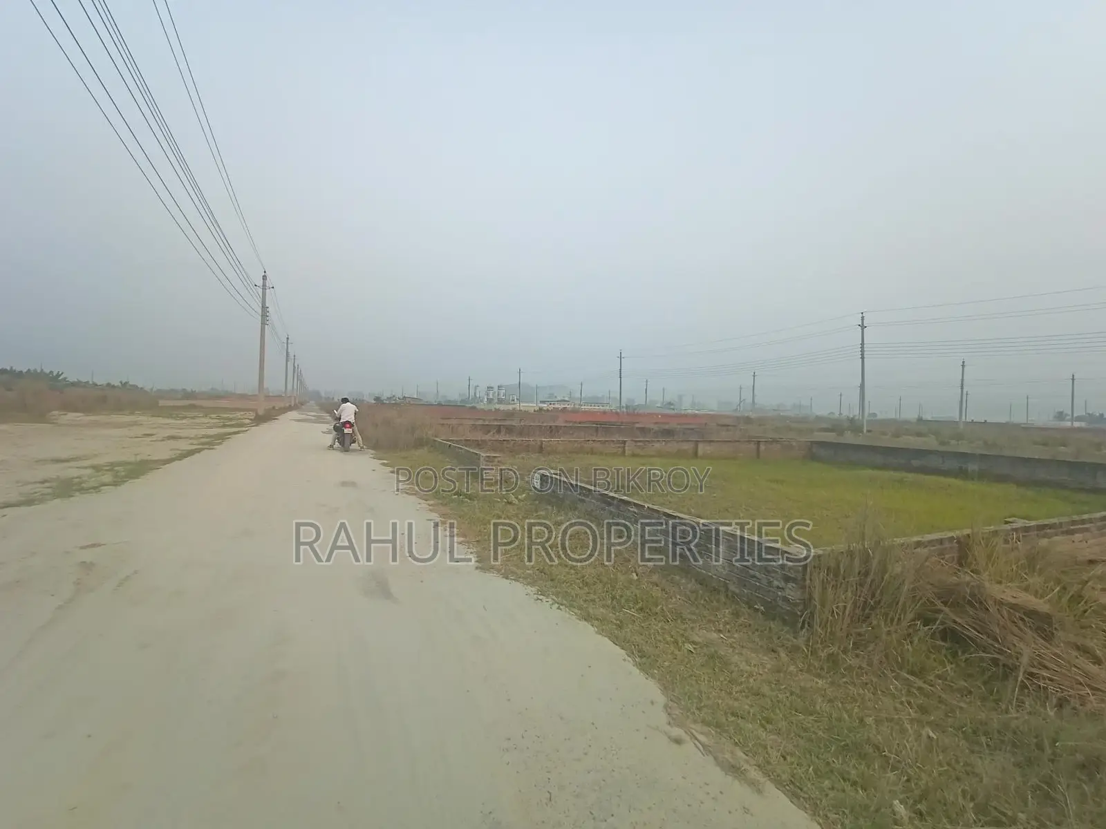 P Block- South Face Land Sale In Bashundhara R/A in Basundhara