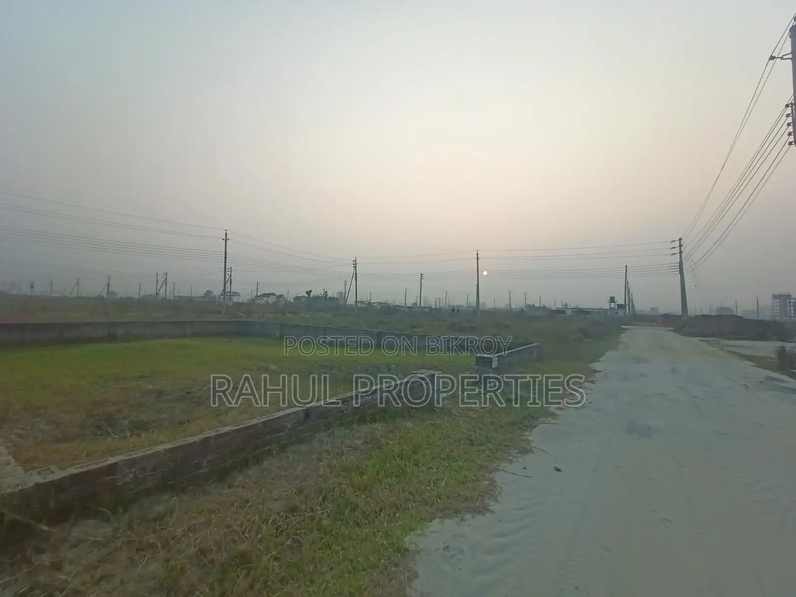 P Block- South Face Land Sale In Bashundhara R/A in Basundhara
