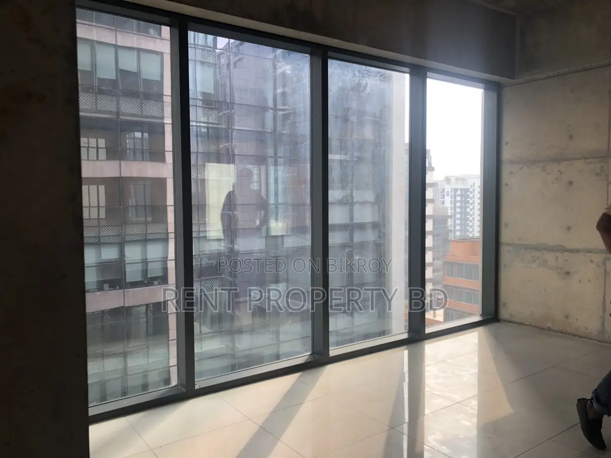 Gulshan Avenue Commercial Space Rent IN in Gulshan