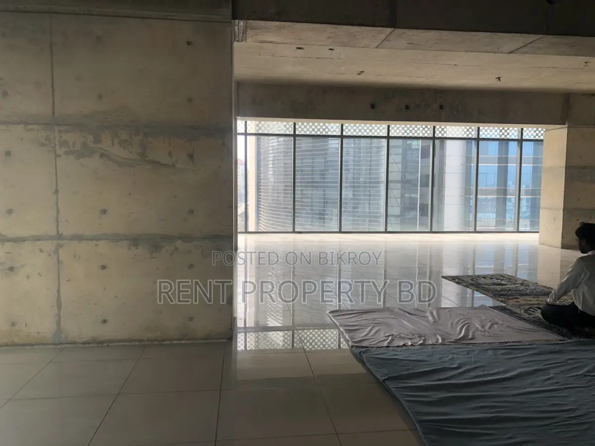Gulshan Avenue Commercial Space Rent IN in Gulshan