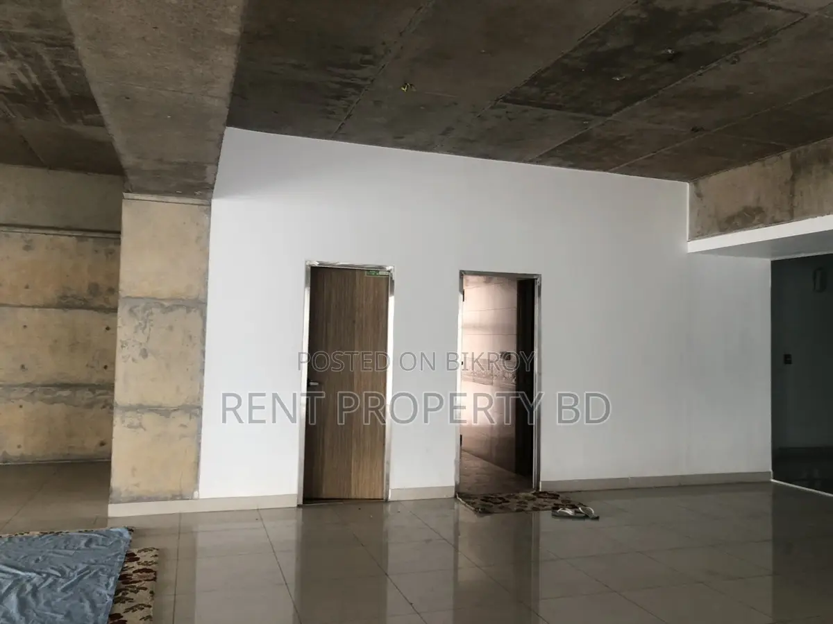Gulshan Avenue Commercial Space Rent IN in Gulshan