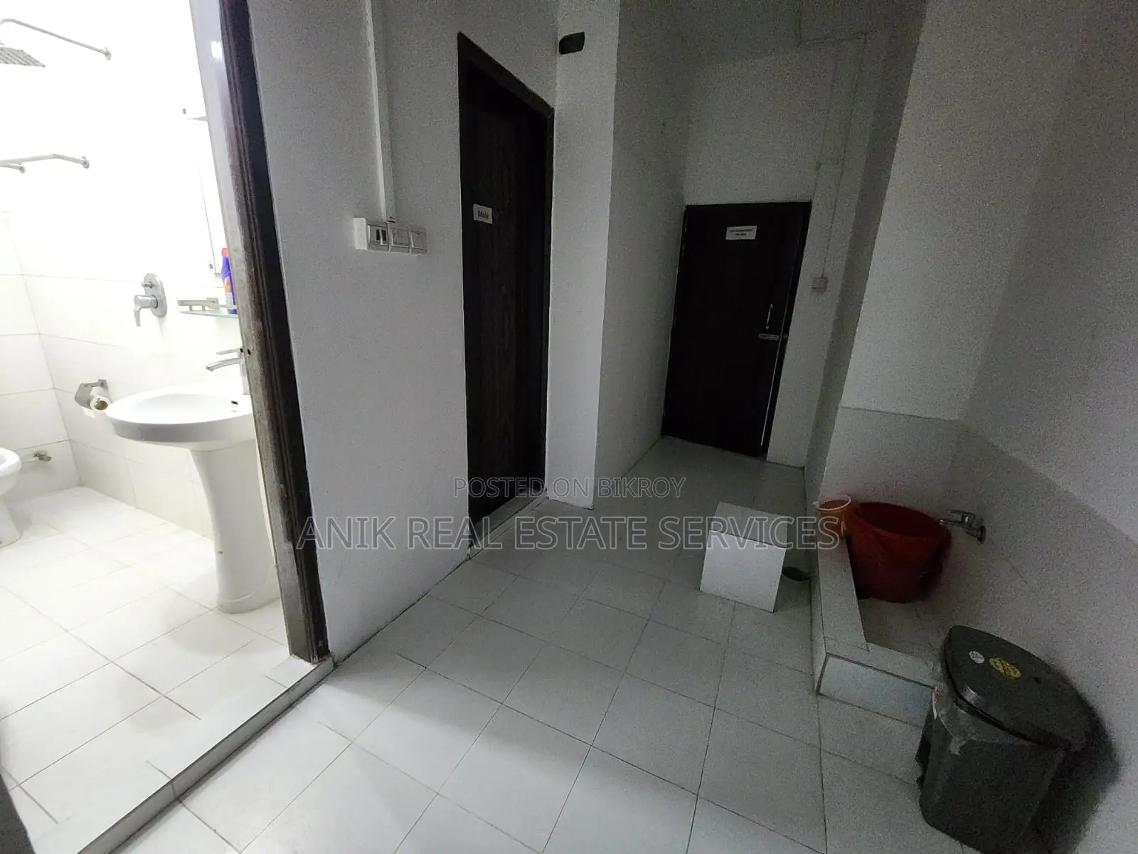 Commercial 2450 Sft Full Furnished Office Space Rent At Gulshan 2 in Gulshan