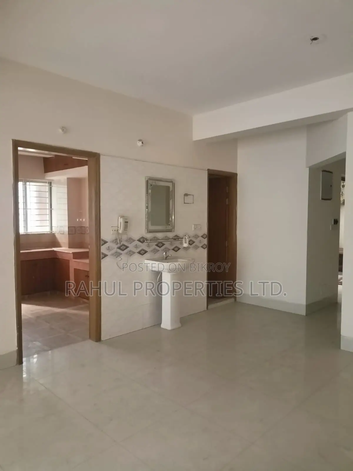 Used Flat For Sale In Bashundhara R/A- Block-D in Basundhara