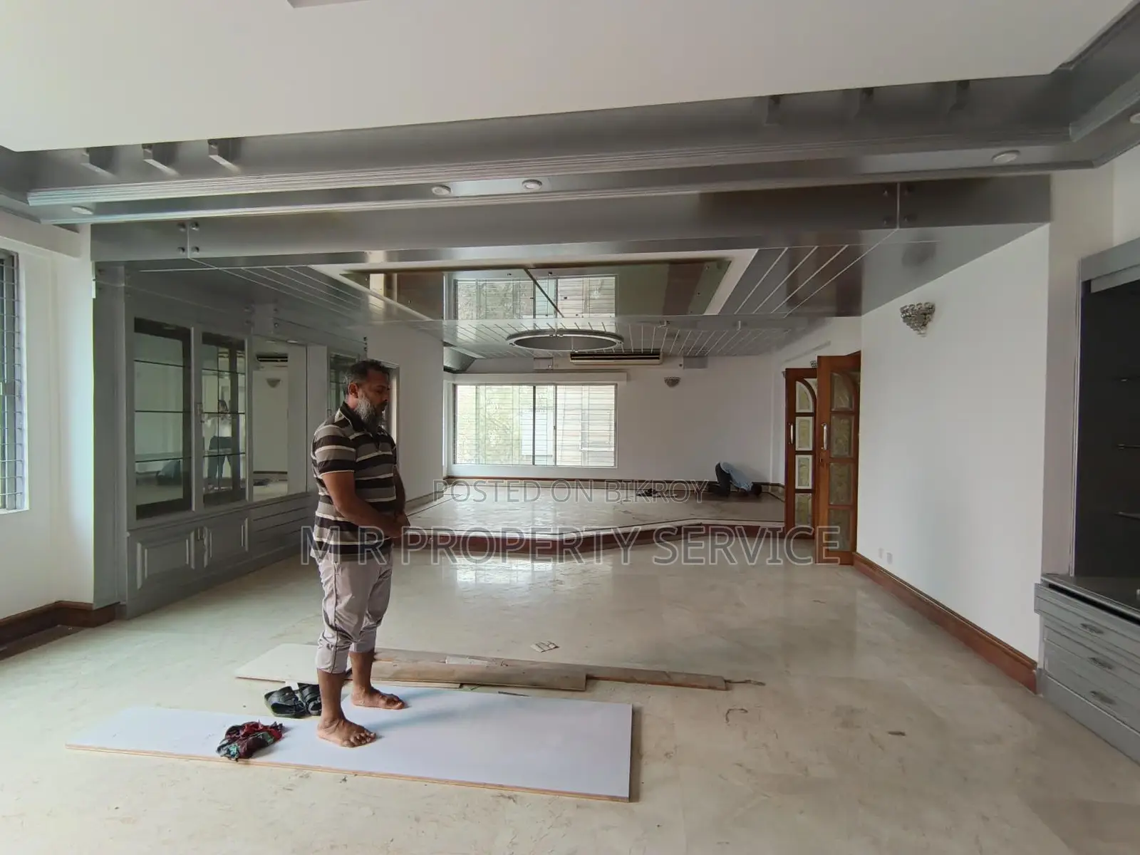 Duplex Baridhara Diplomatic Semi Furnished Apartment Rent in Baridhara