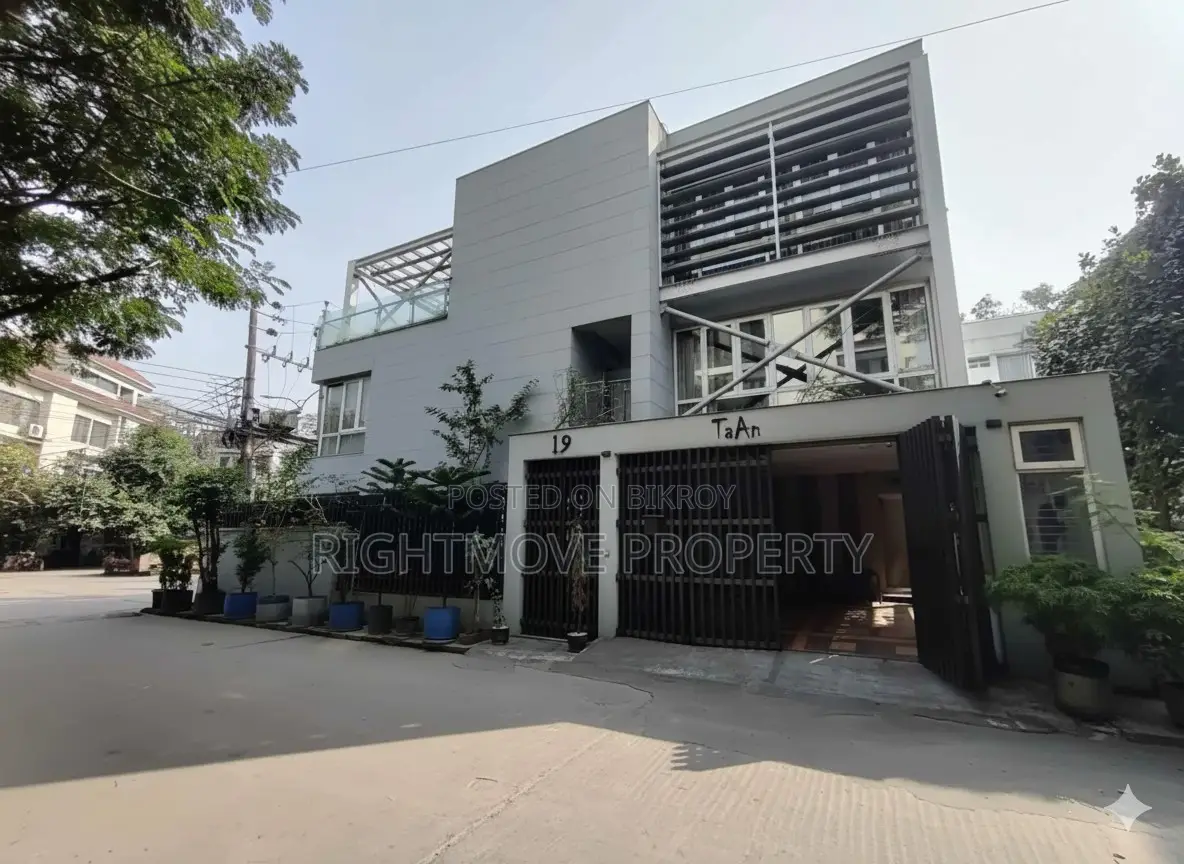 4-Bedroom House in Gulshan for Sale in Gulshan
