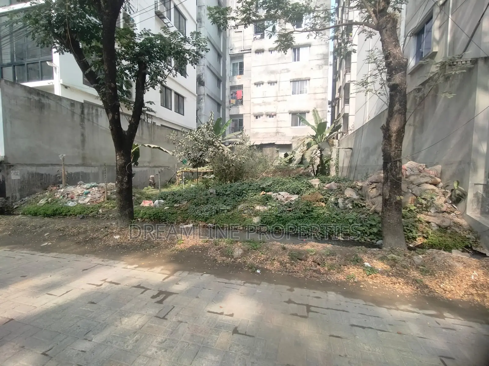 Near 300 feet road Bashundhara RA, L-block 5 katha plot for sale in Basundhara