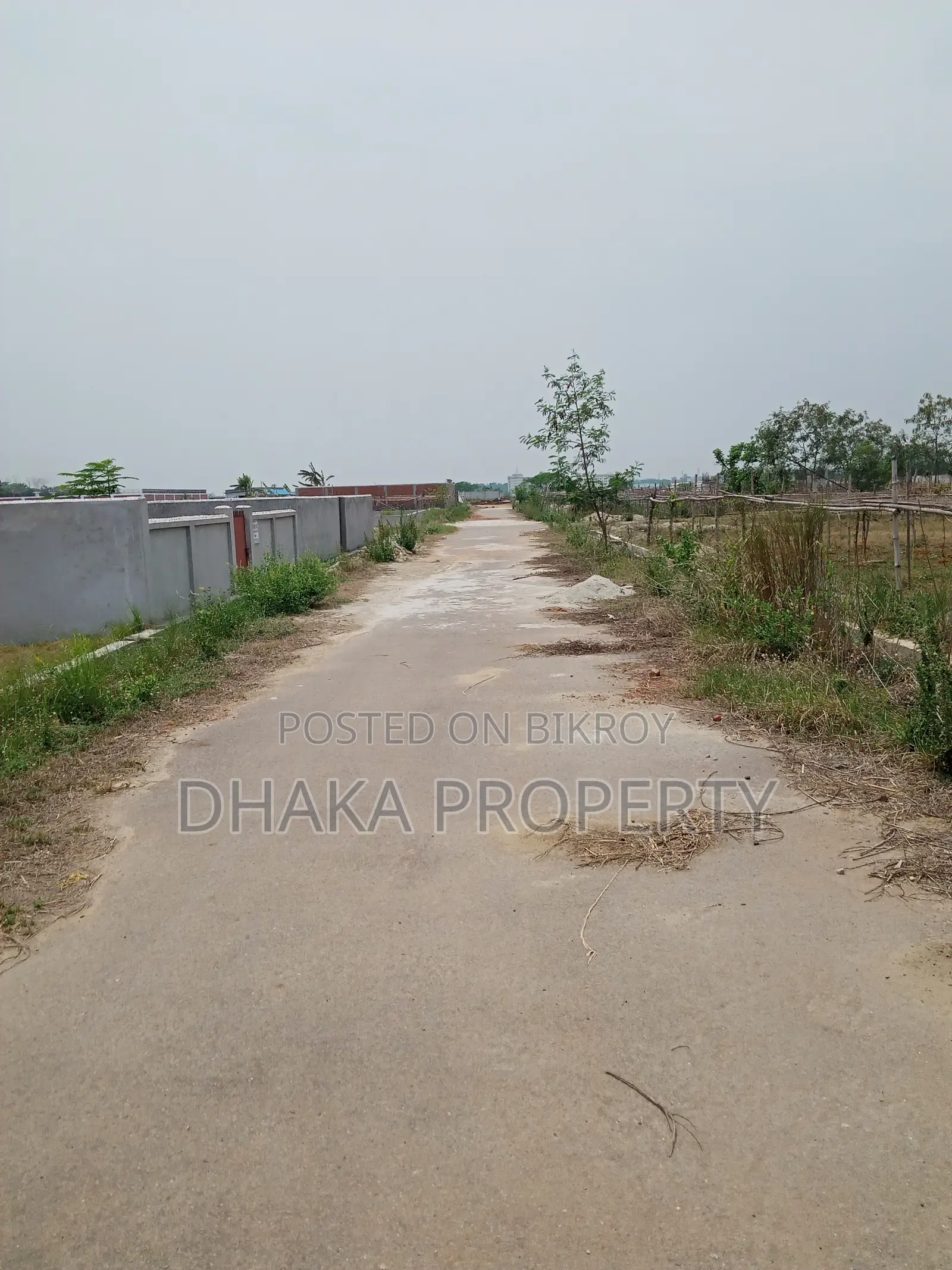 Nearby 300ft 6 Katha Park West at Sector- 9 in Purbachal