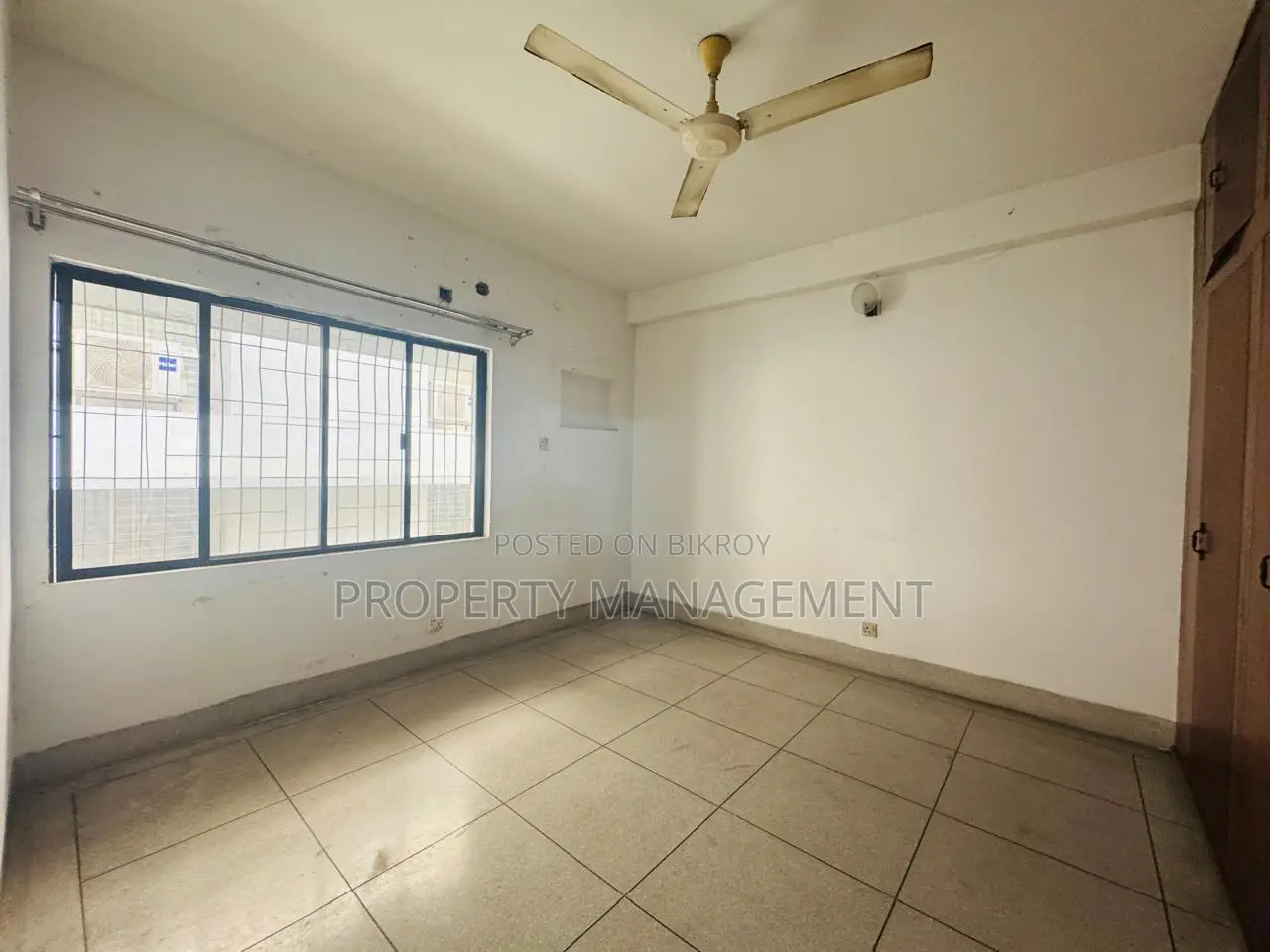 Office for rent 2500 sft nice apartment and good location in Gulshan