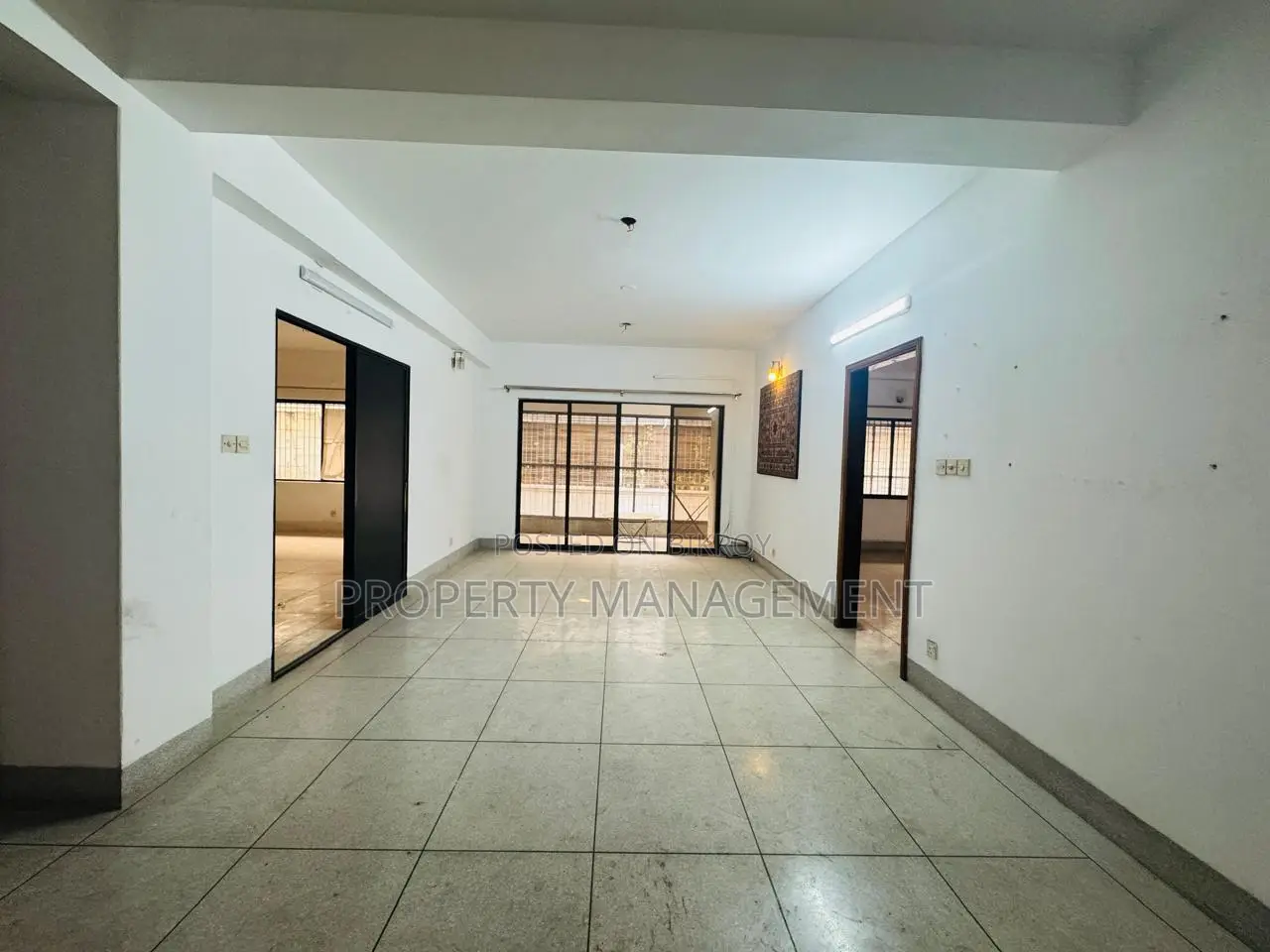Office for rent 2500 sft nice apartment and good location in Gulshan