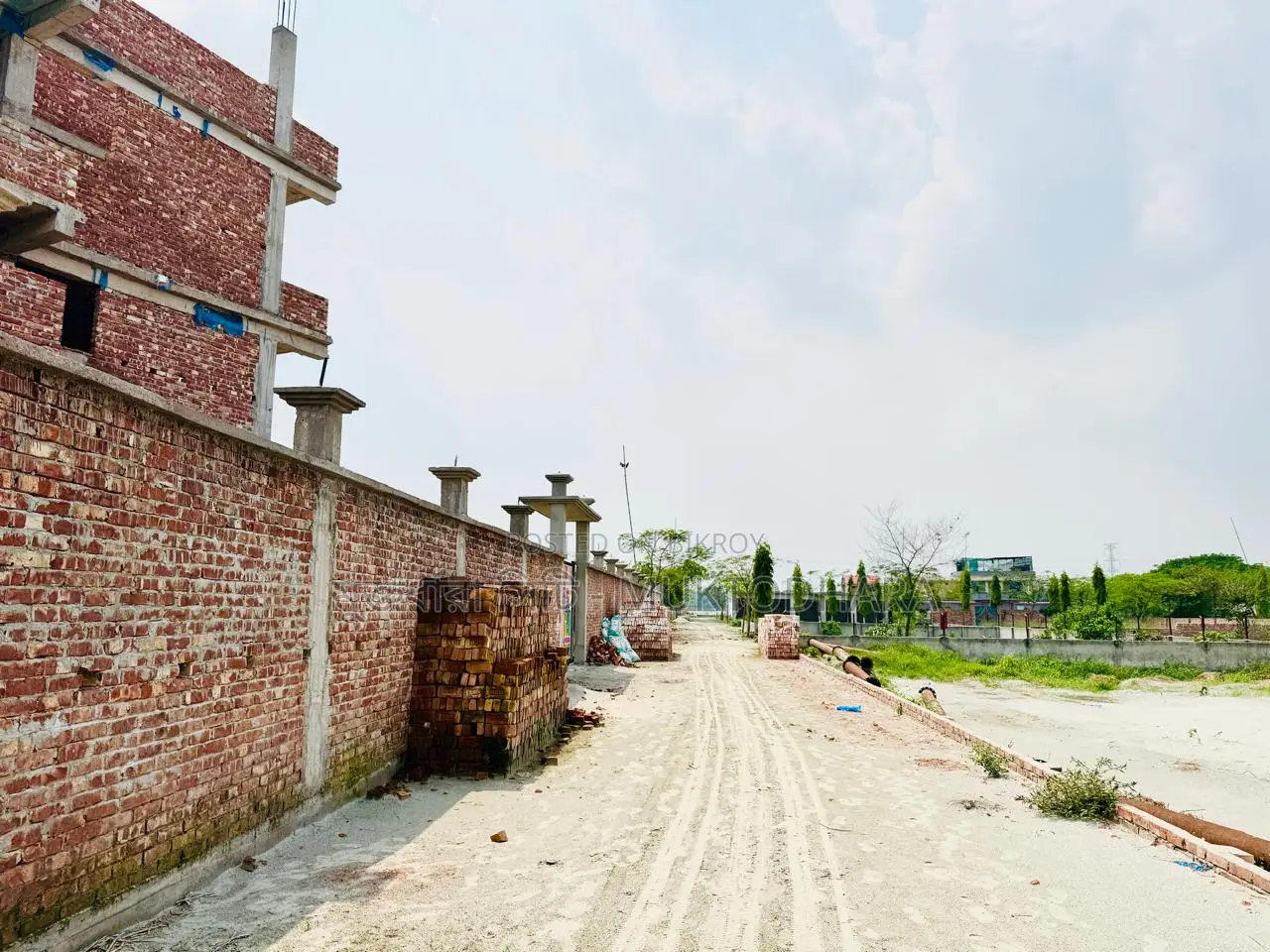 Turn Your Investment into Reality in Dhanmondi