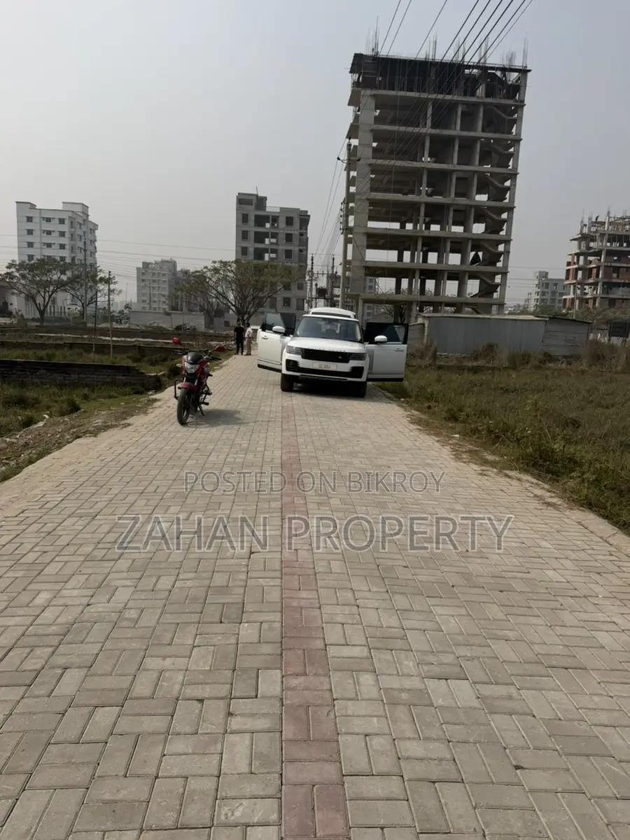 I BLOCK 05+05= 10 Katha Face Plot for sale in BASHUNDHURA in Basundhara