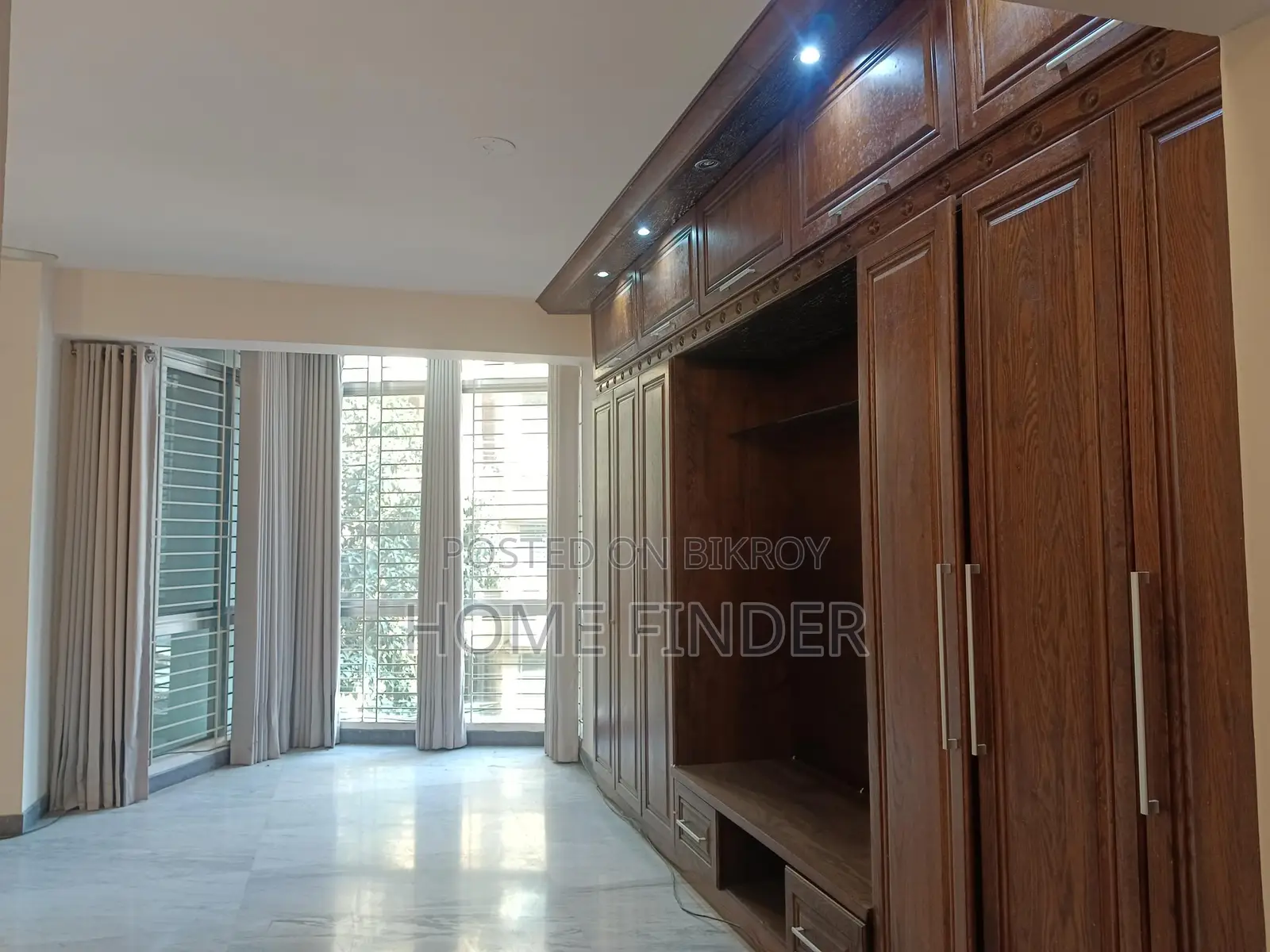3400 Sqft 4 Bed Semi-Furnished Apartment For Rent In North Gulshan in Gulshan