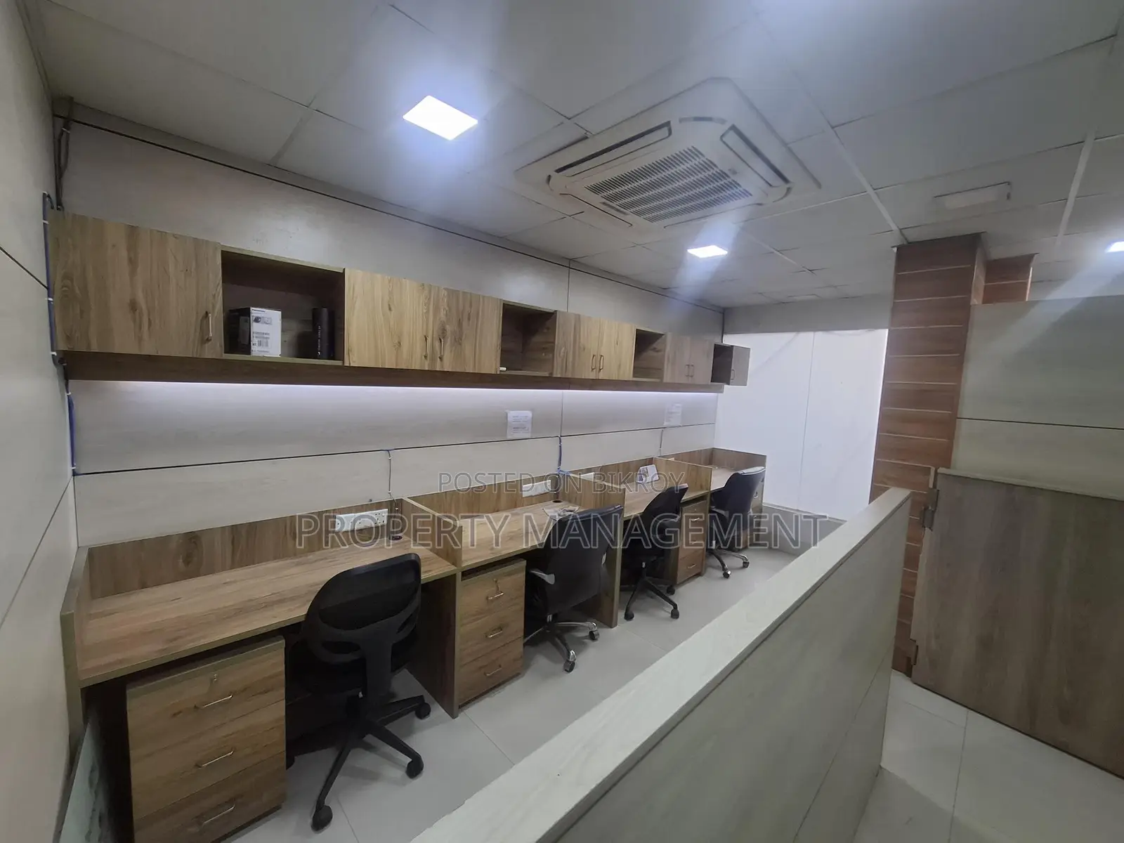 Fully Furnished Office 1600 sqft Commercial Building 3rd Floor in Gulshan