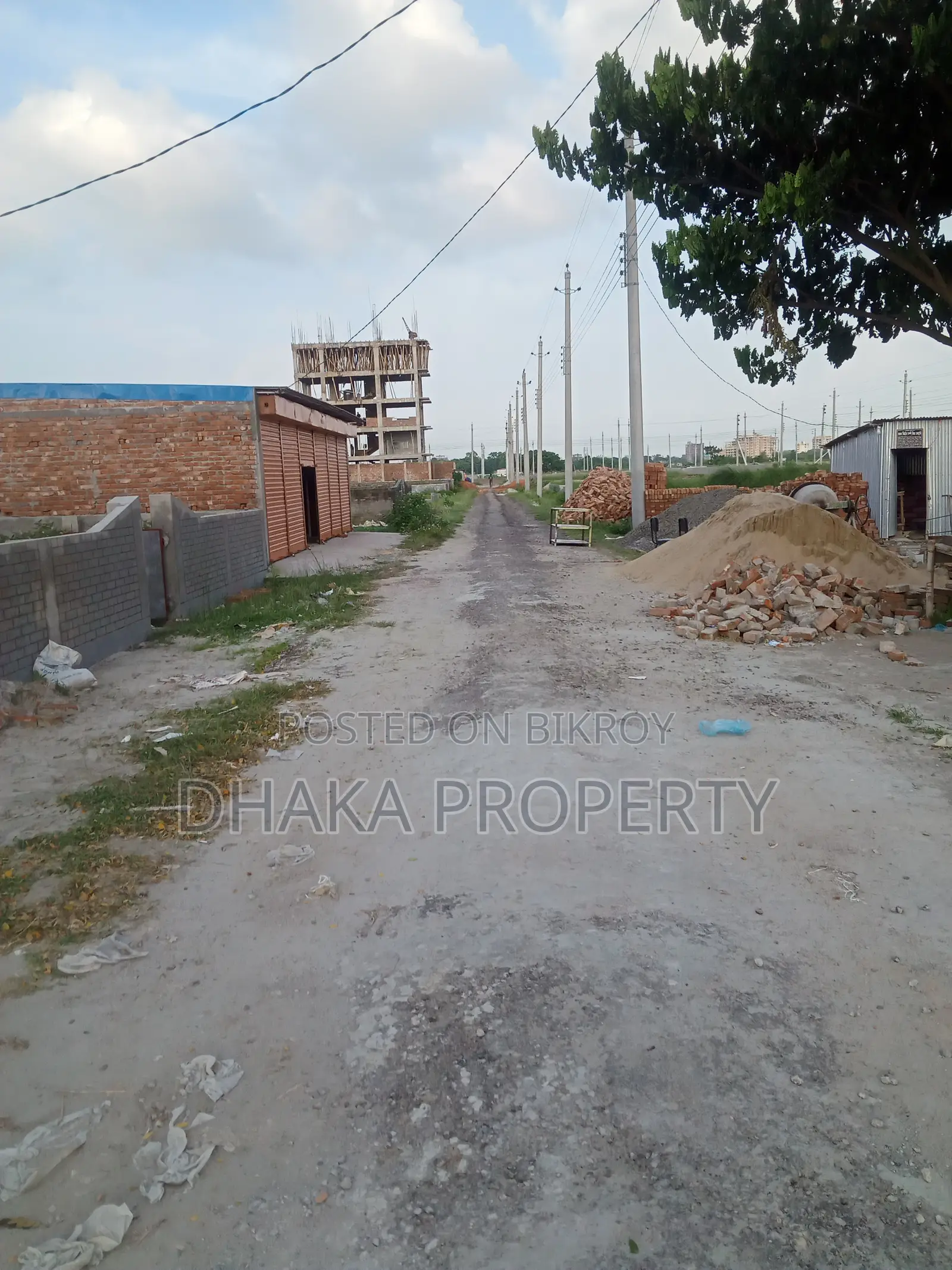 30ft Rd 3 Katha Park North at Sector-17/H in Uttara