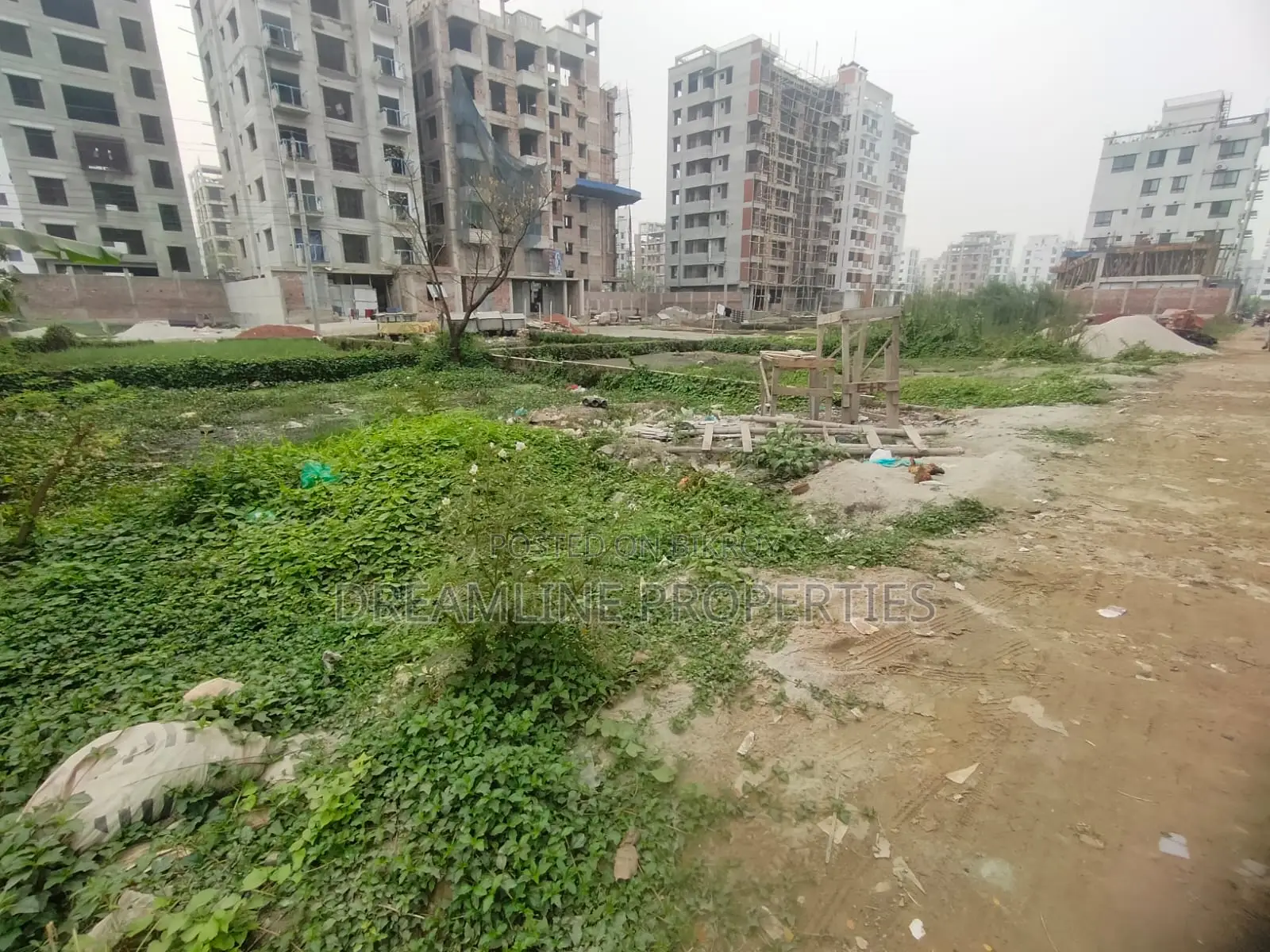 5 Katha Plot for Sale Near 300 Feet Road in Bashundhara R/A N Block in Basundhara