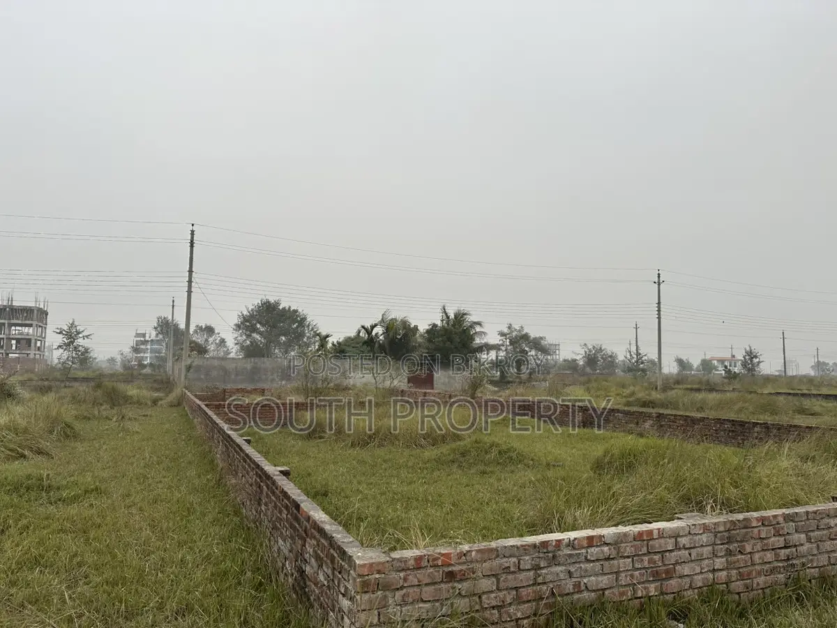 Block-P || 3+3= 6 Katha Plot South Facing in Basundhara