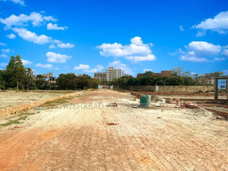 Excellent opportunity for living and investment. in Keraniganj