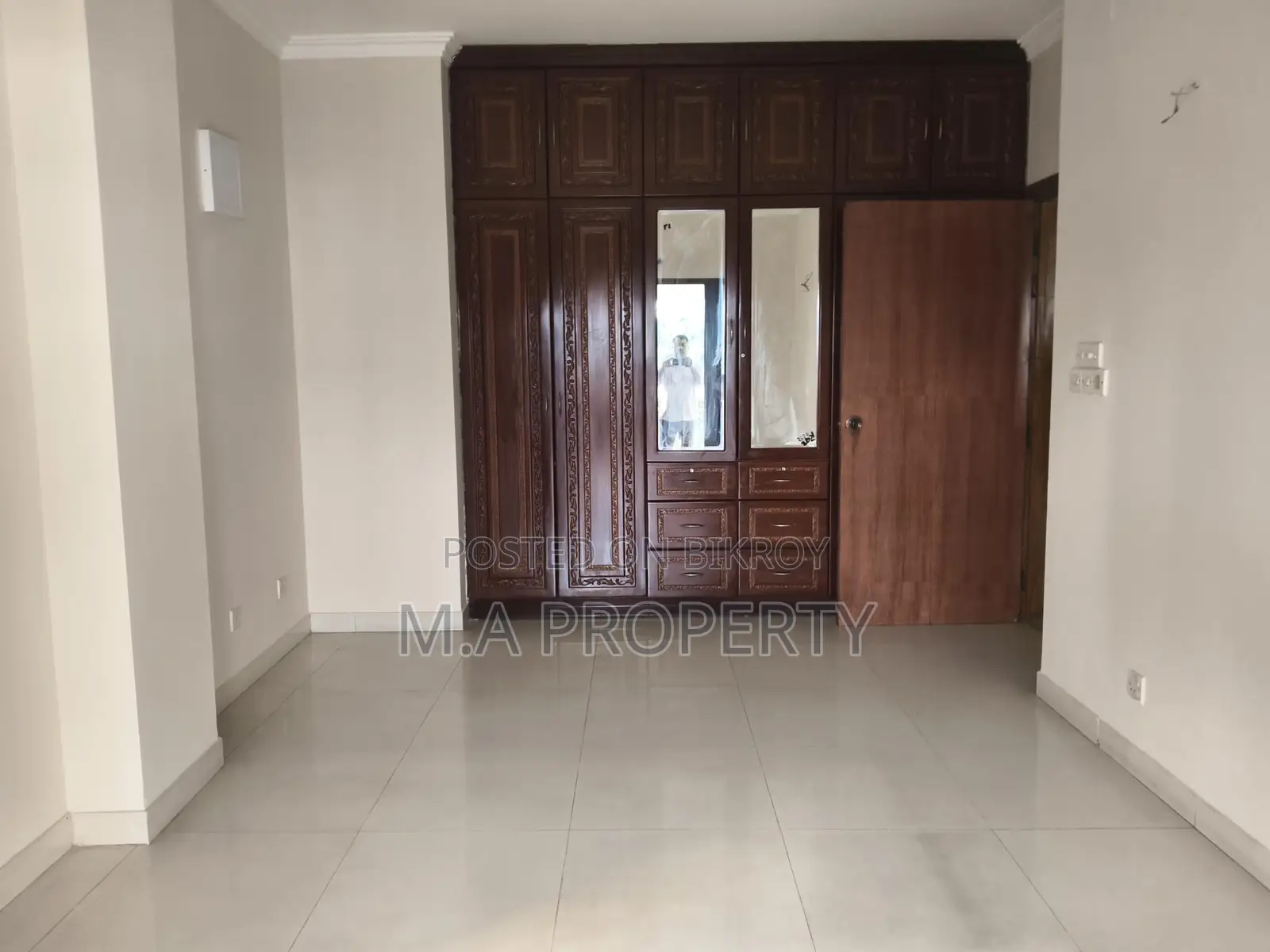 Rent Apt Exclusive 4-Bed 2-Carpark, 3600sqft Gulshan North in Gulshan